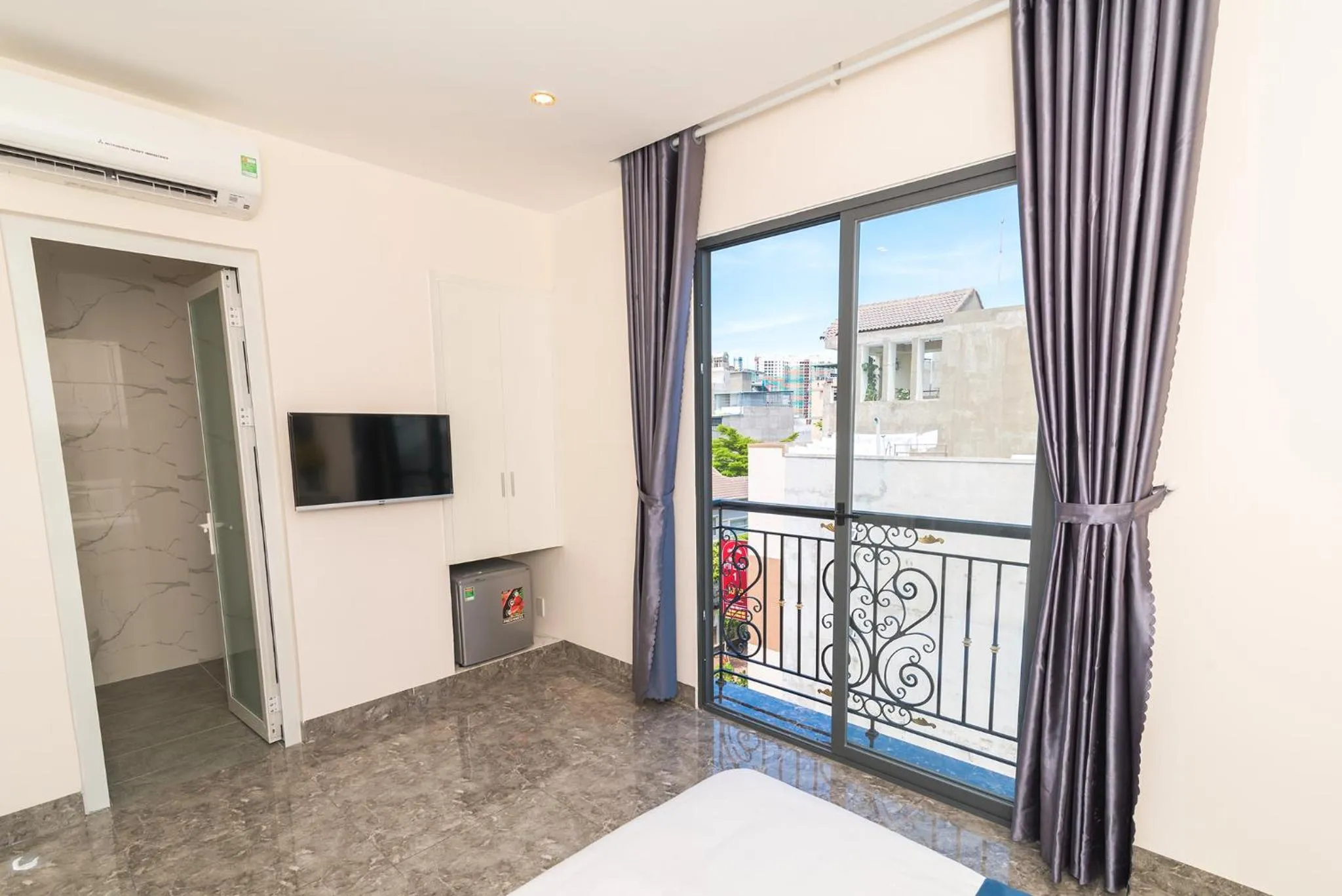 TV and multimedia, Bed in Sun Beach Hotel