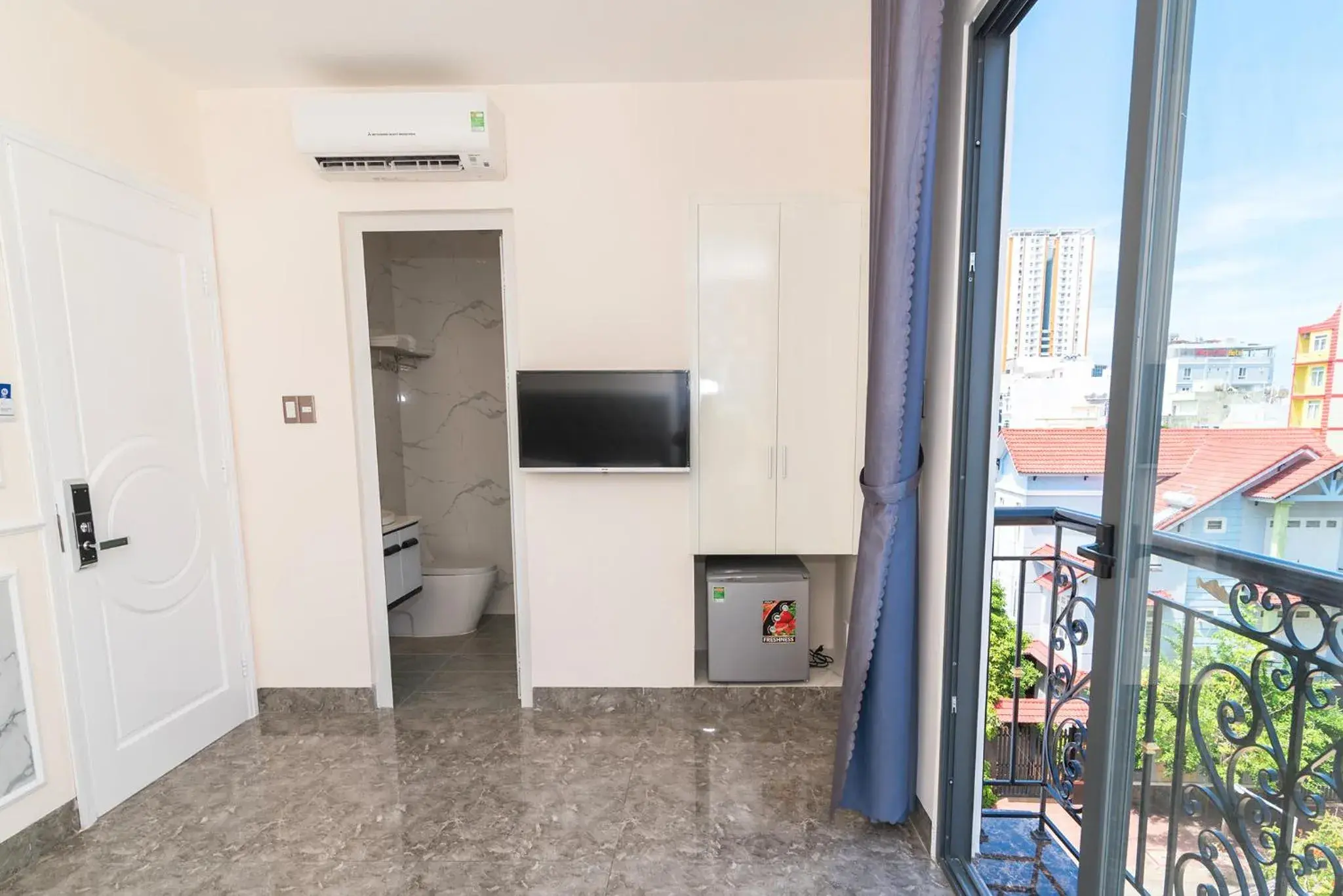 Balcony/Terrace in Sun Beach Hotel Balcony/Terrace in Sun Beach Hotel