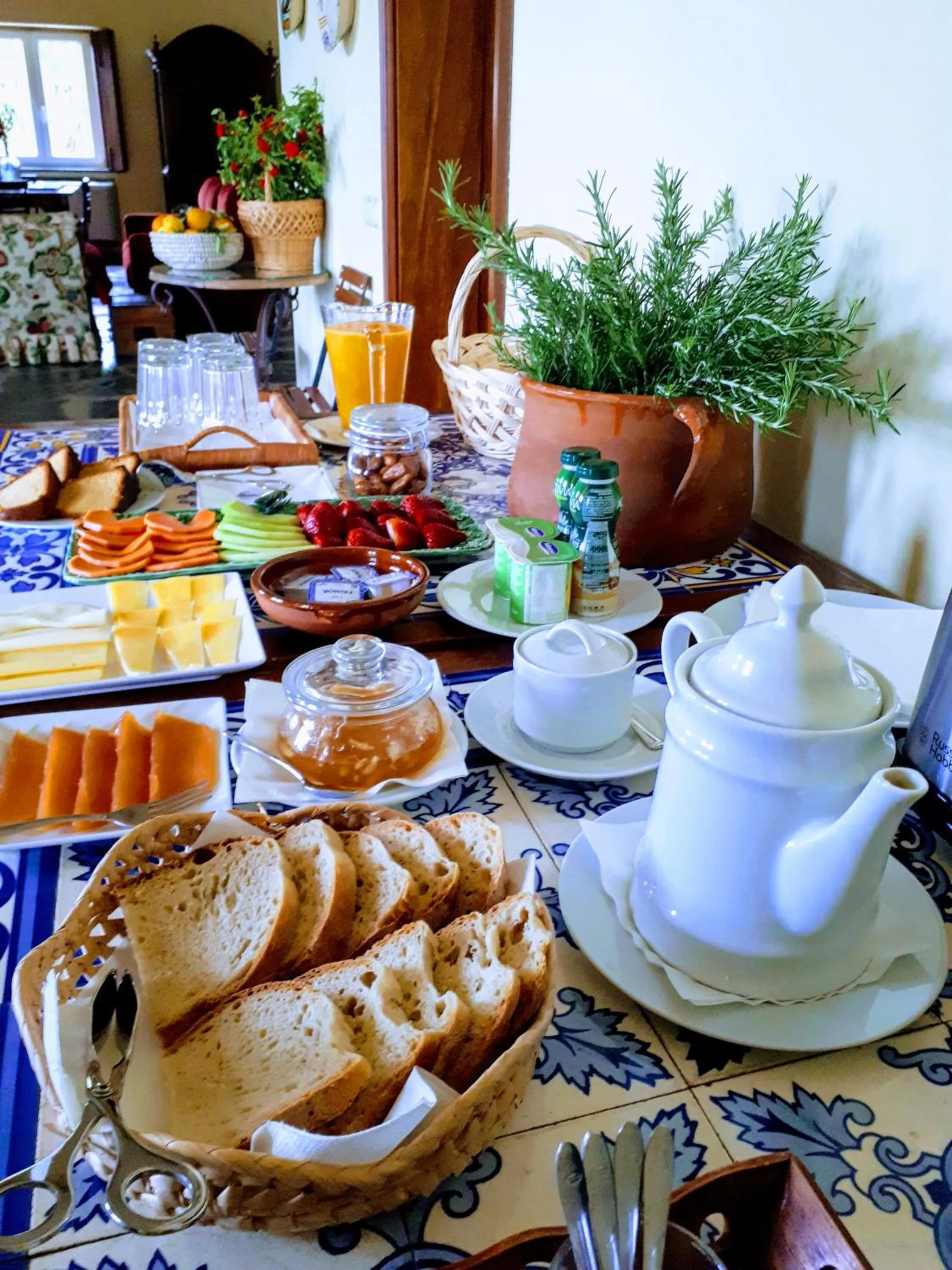 Breakfast in Monte da Floresta B&B