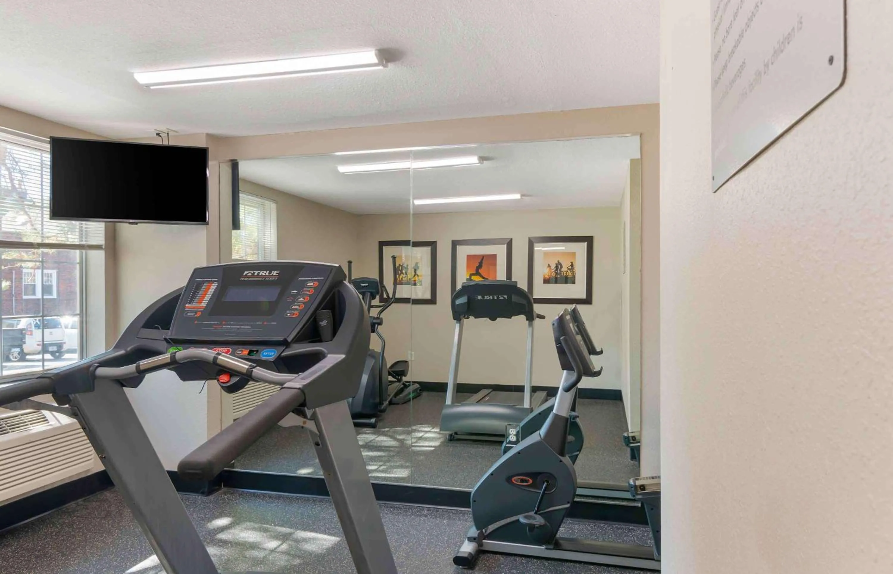 Fitness centre/facilities in Extended Stay America Suites - Kansas City - Country Club Plaza