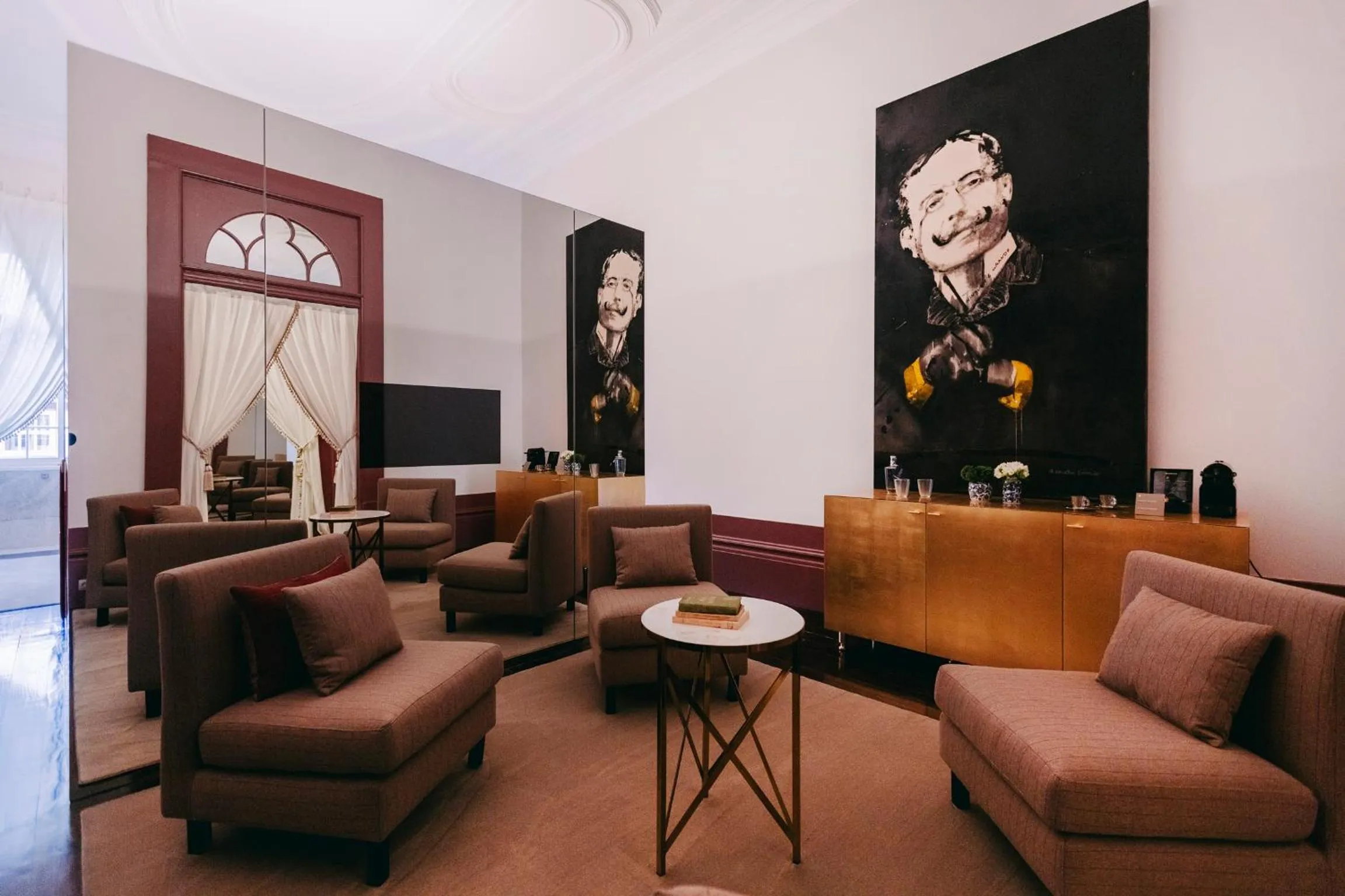 Decorative detail in Torel Palace Porto