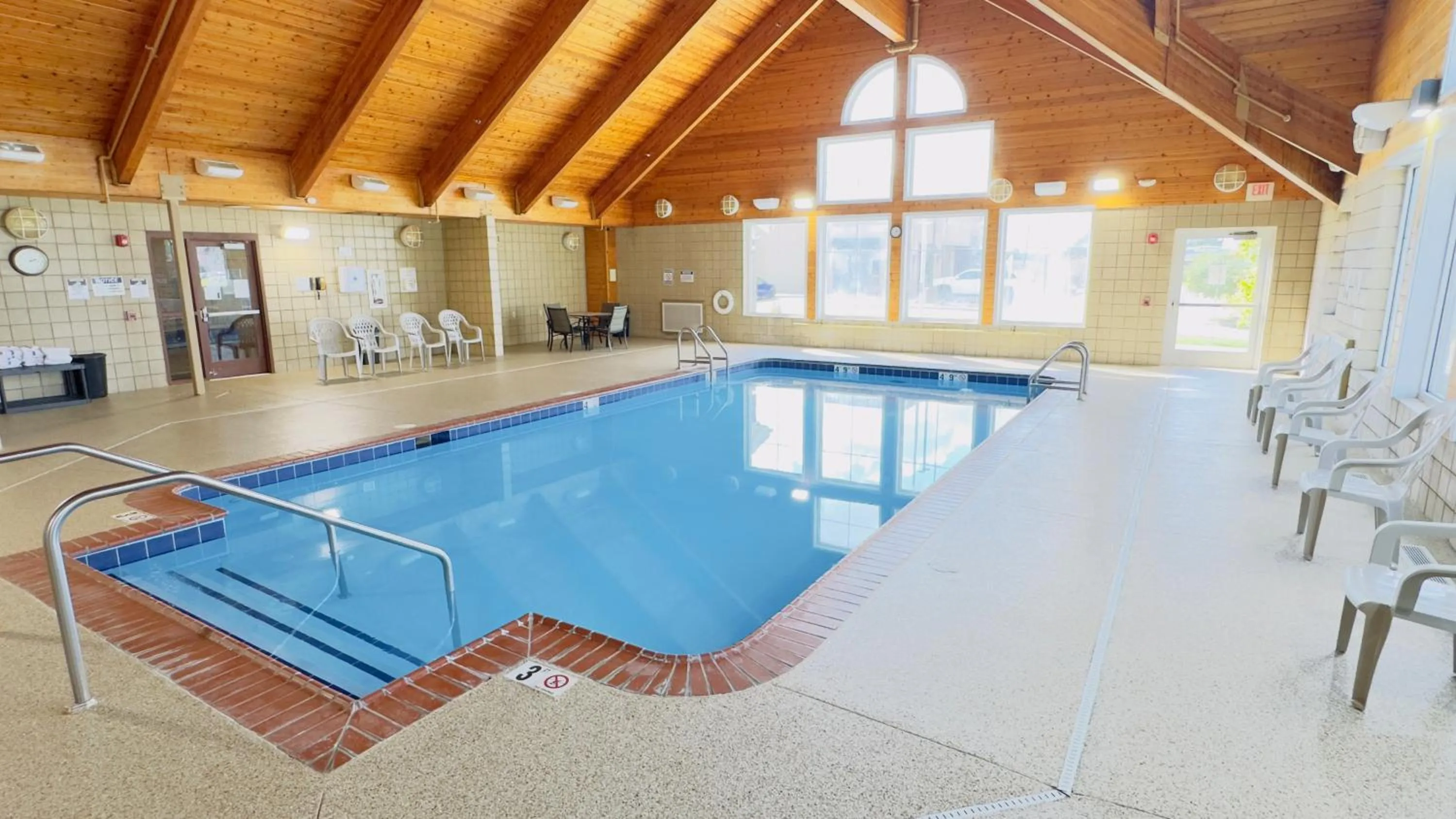 AmericInn by Wyndham Monmouth