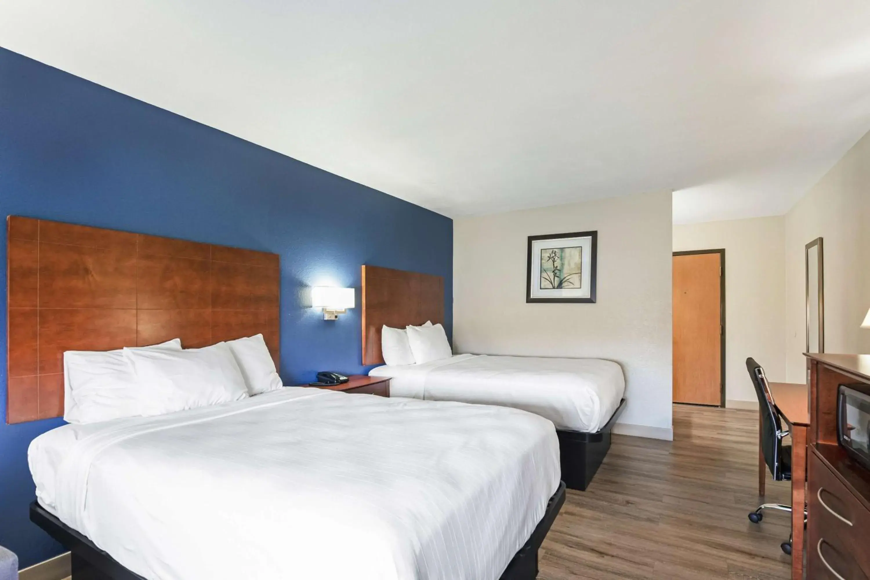 Bedroom, Bed in Best Western U.S. Inn Bedroom, Bed in Best Western U.S. Inn