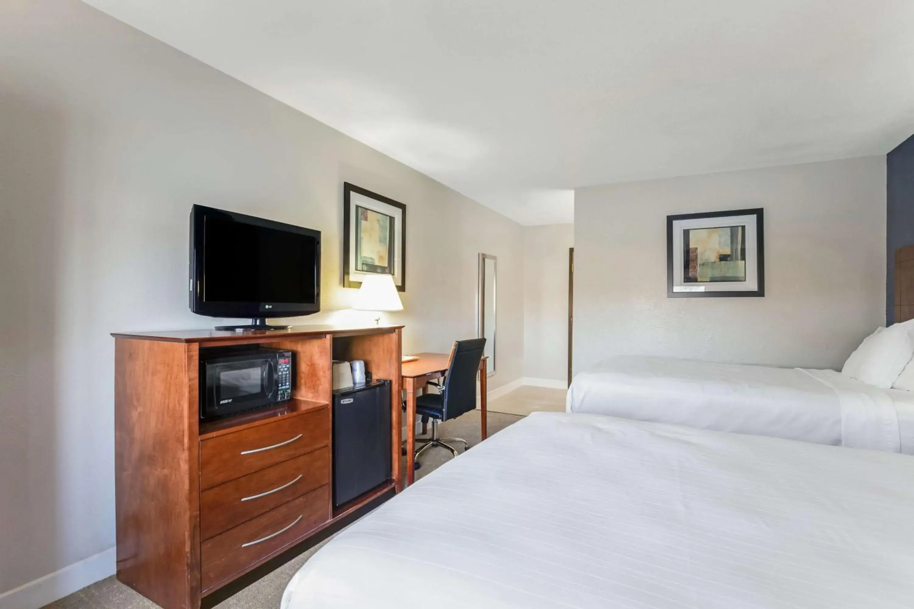 Bedroom, Bed in Best Western U.S. Inn Bedroom, Bed in Best Western U.S. Inn