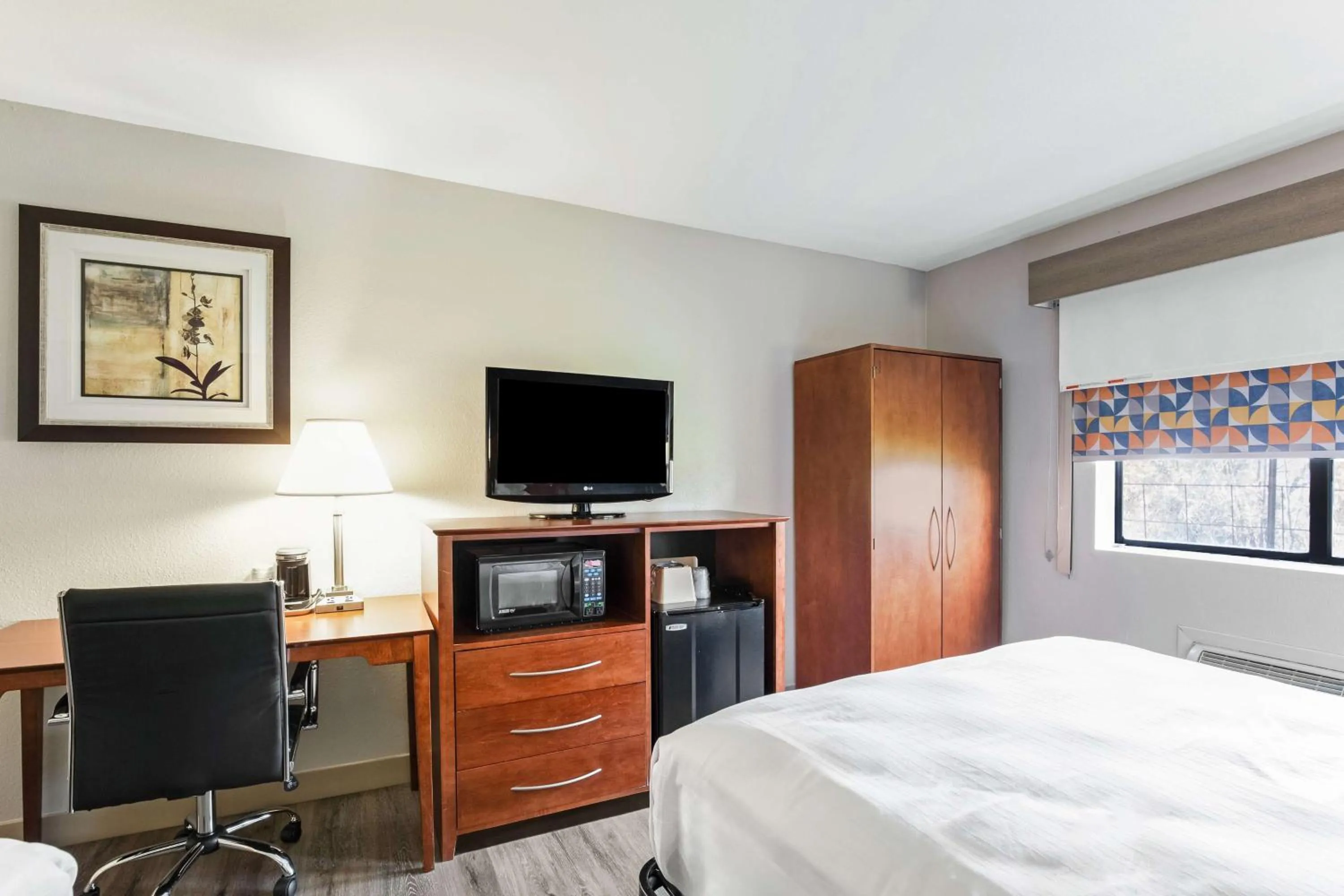 Bedroom, Bed in Best Western U.S. Inn