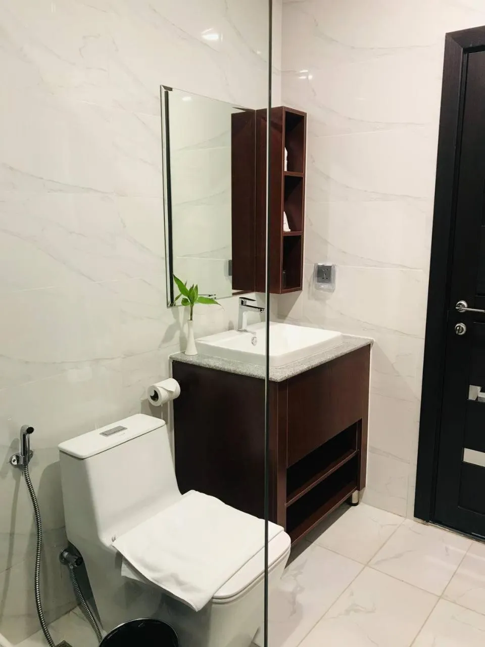 Shower in Sangkahak Mith Hotel