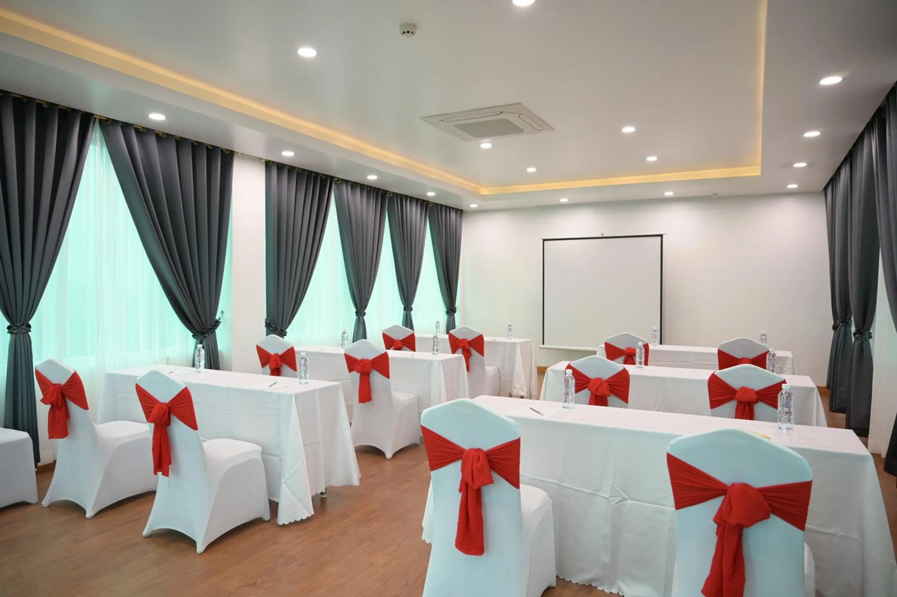 Meeting/conference room in Sangkahak Mith Hotel
