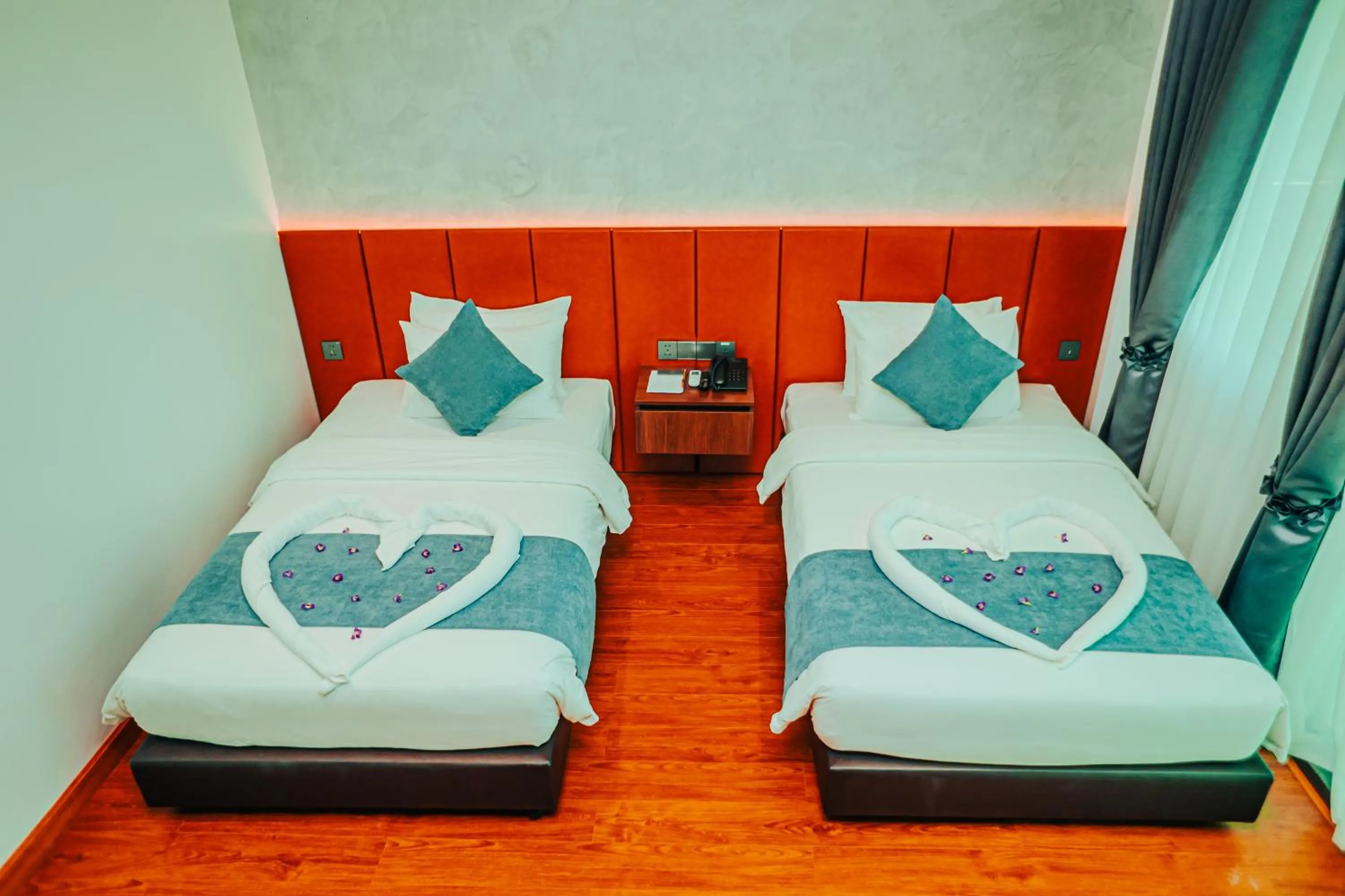 Property building, Bed in Sangkahak Mith Hotel