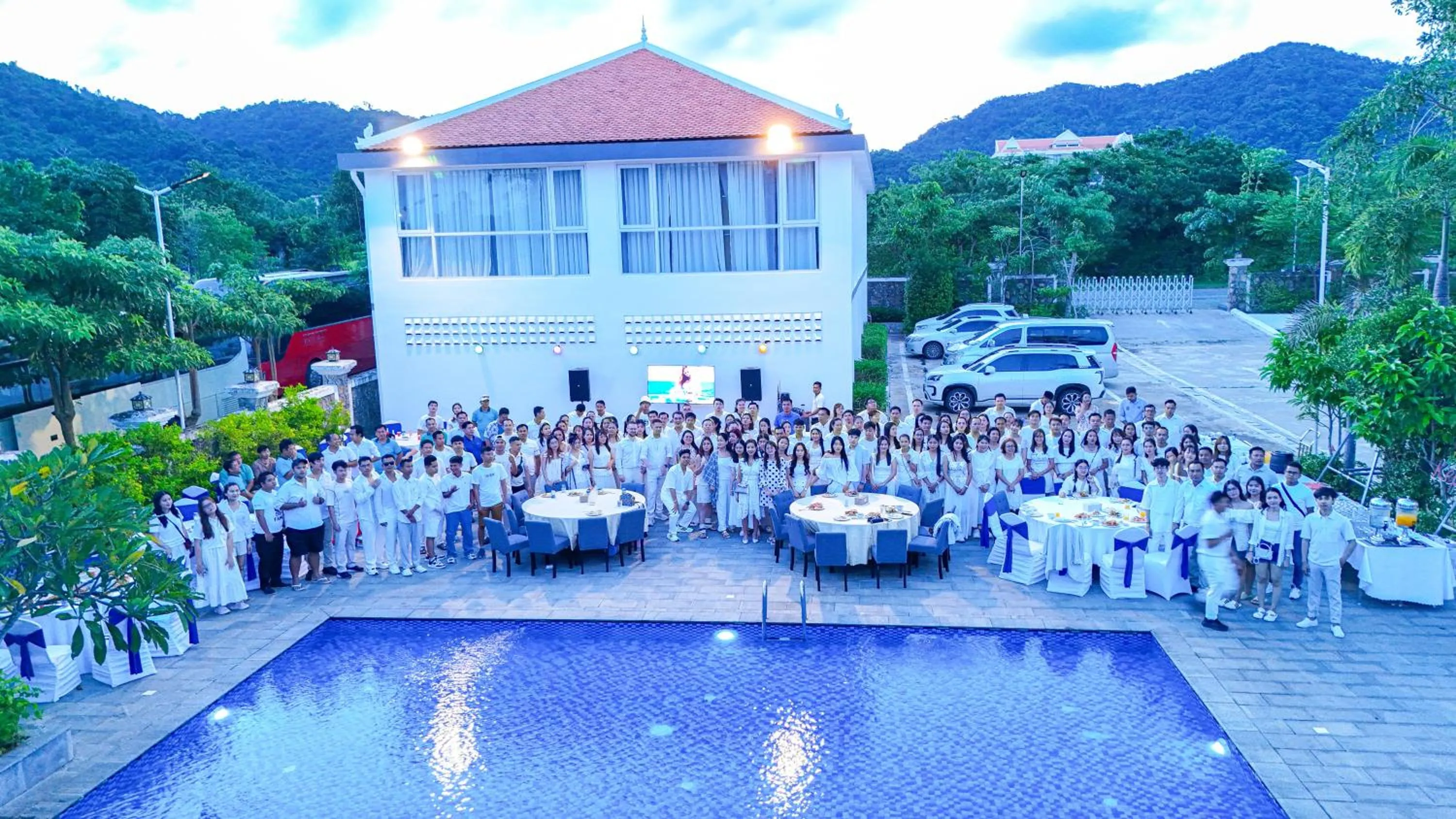 Pool view in Sangkahak Mith Hotel