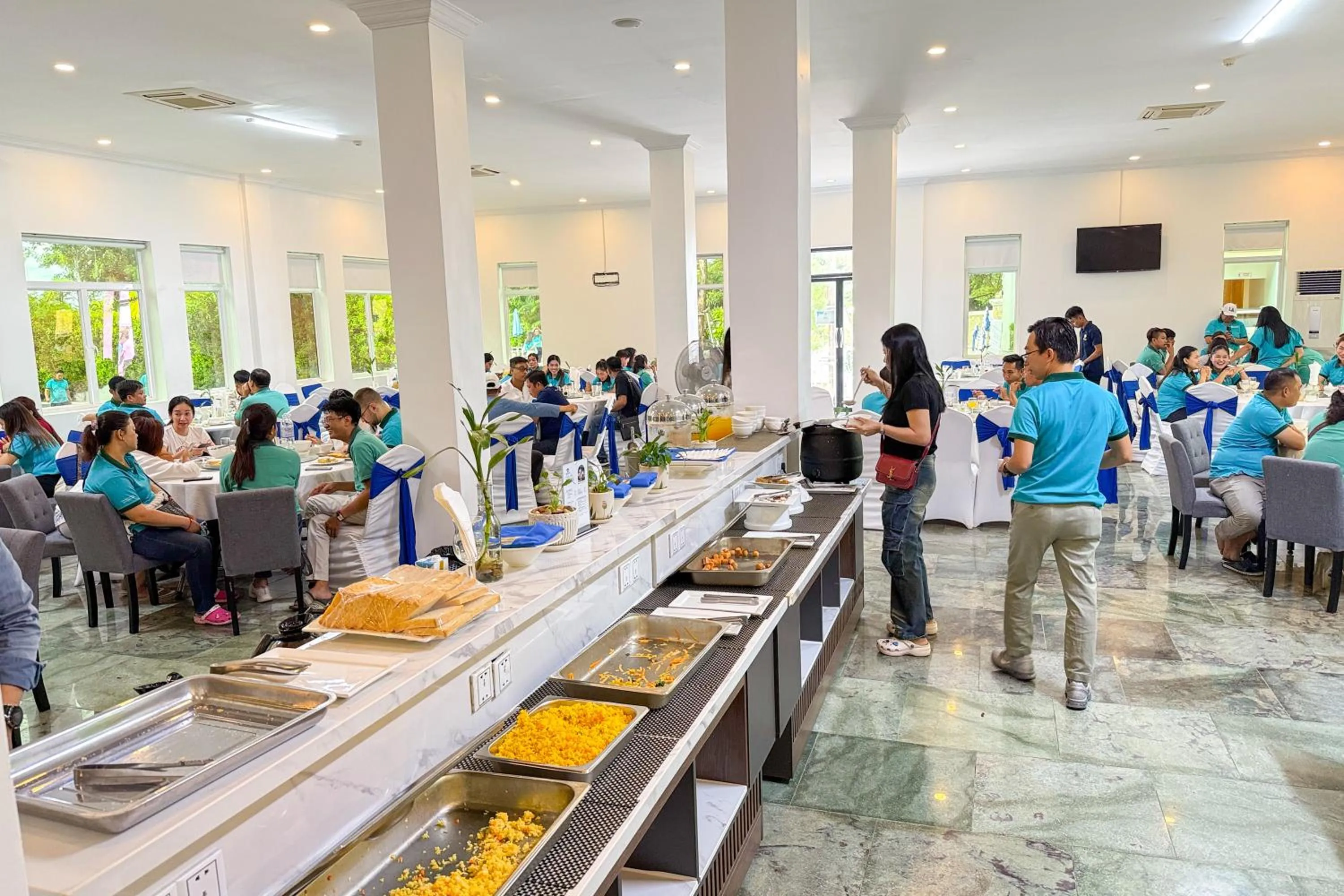 Restaurant/places to eat in Sangkahak Mith Hotel