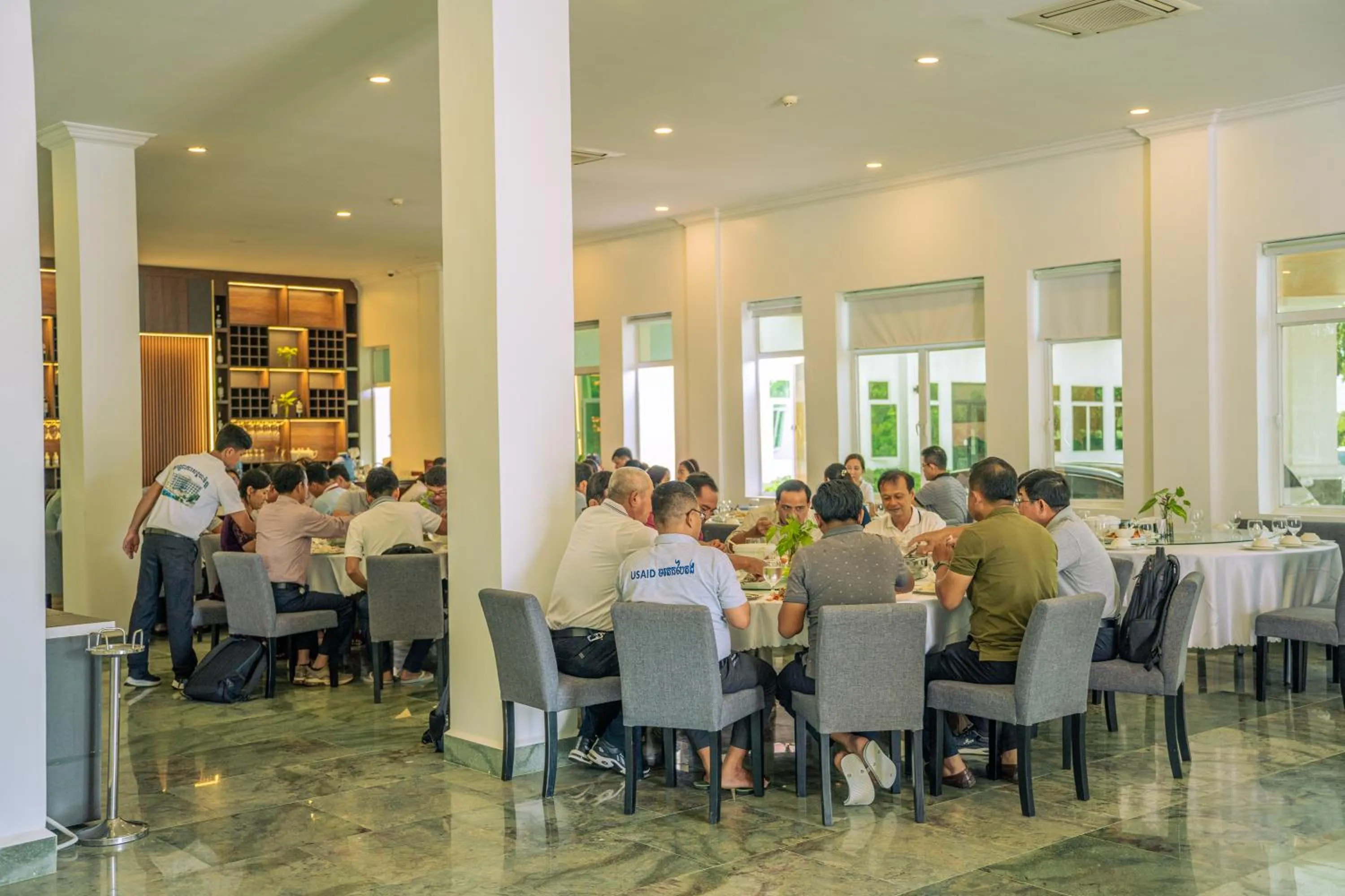 Restaurant/places to eat in Sangkahak Mith Hotel