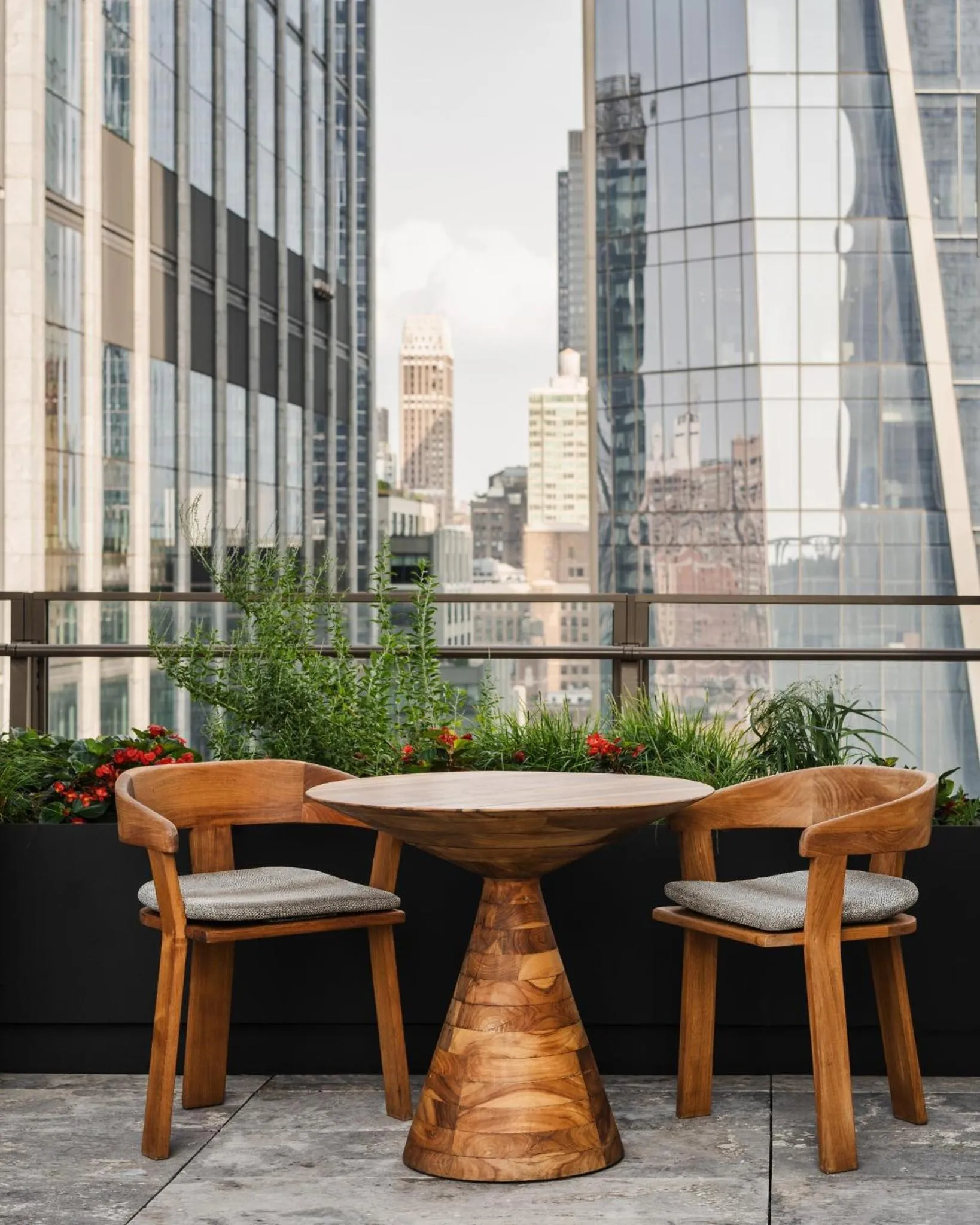 Facade/entrance in Equinox Hotel New York