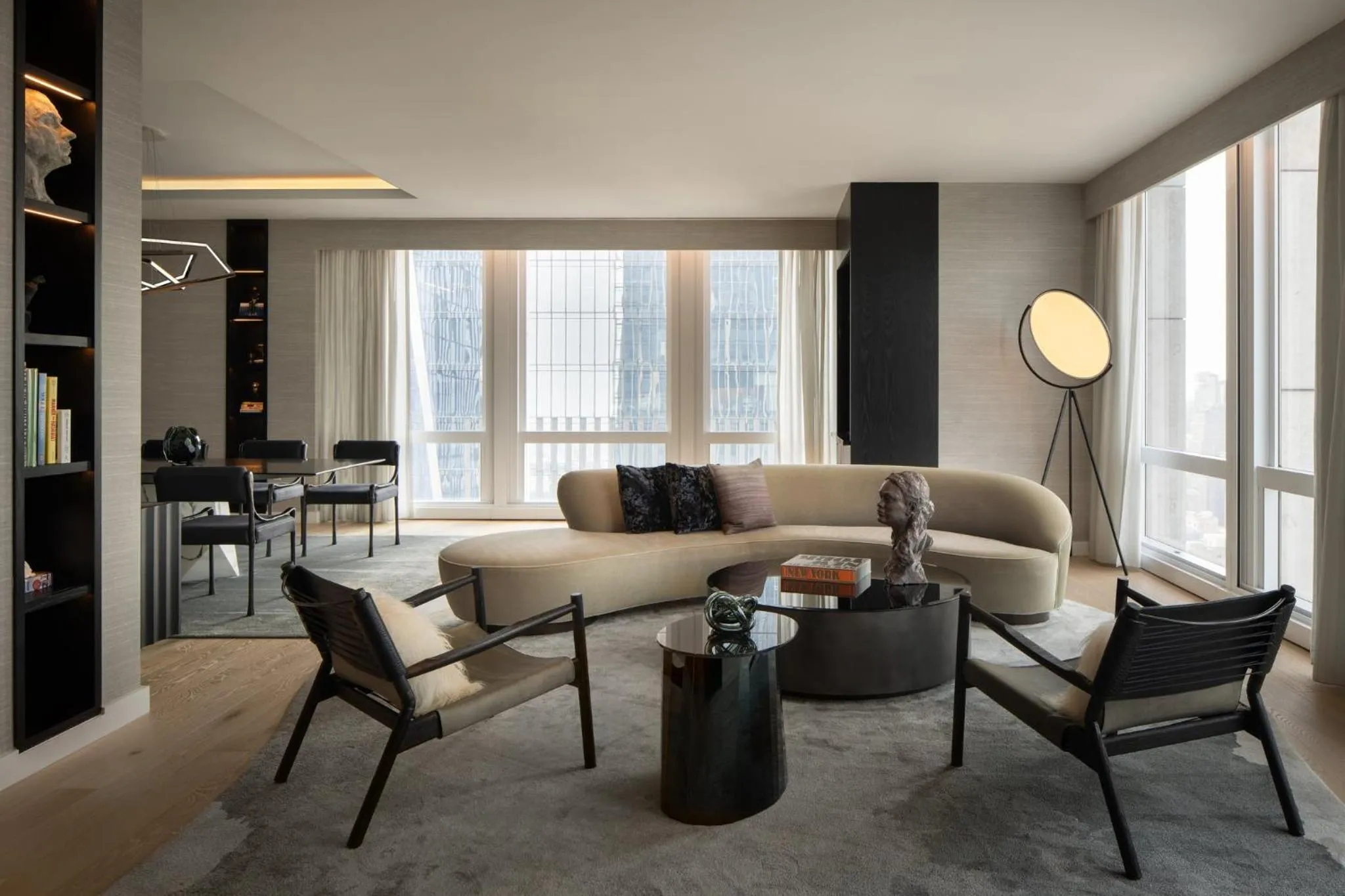 Facade/entrance in Equinox Hotel New York