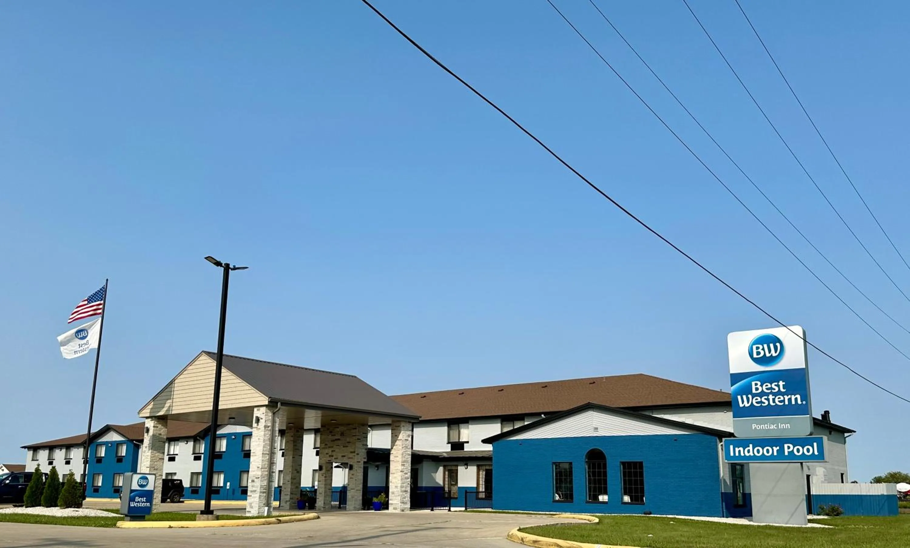 Property building in Best Western Pontiac Inn