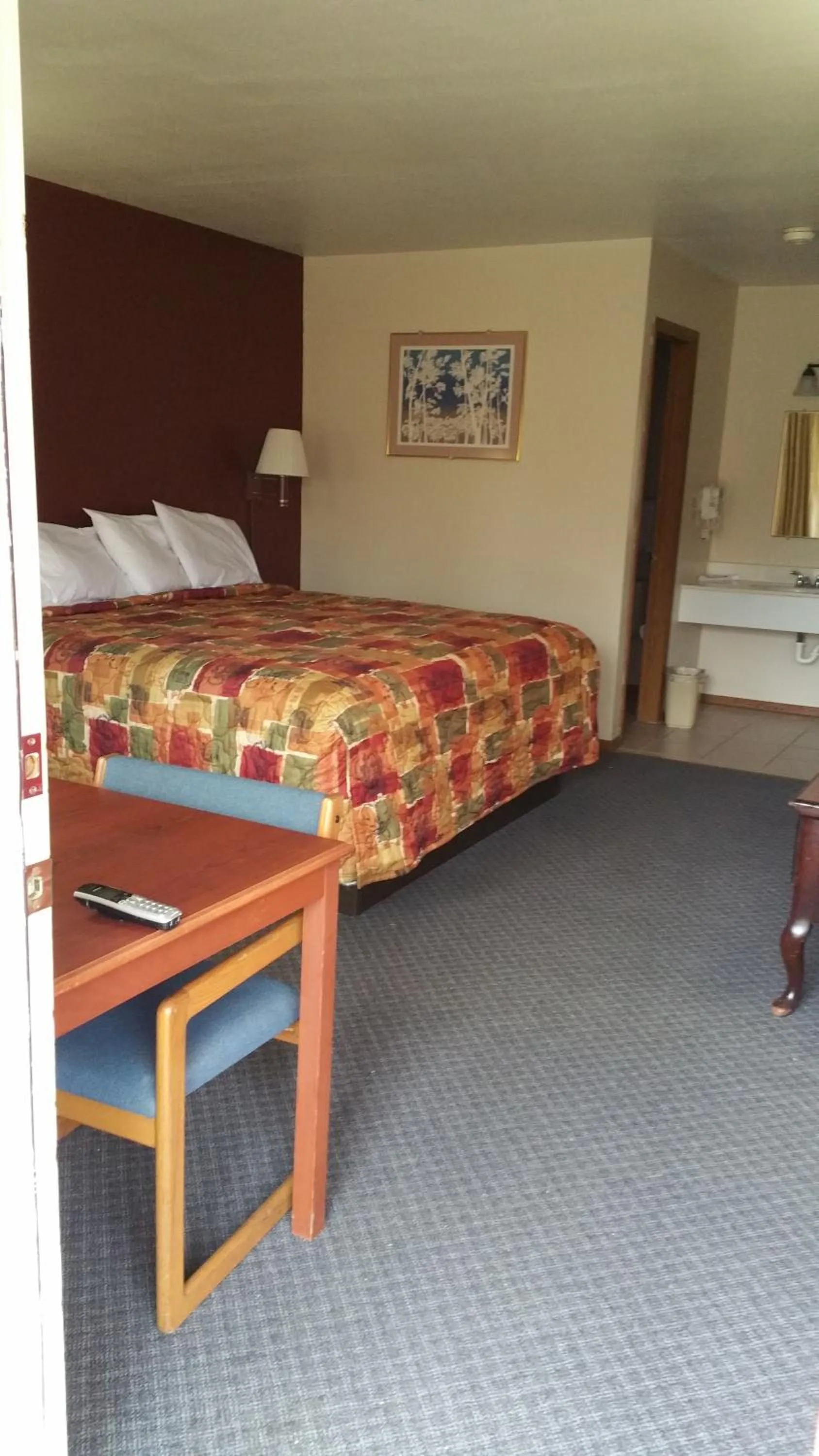 Bed in Foster Inn Monticello