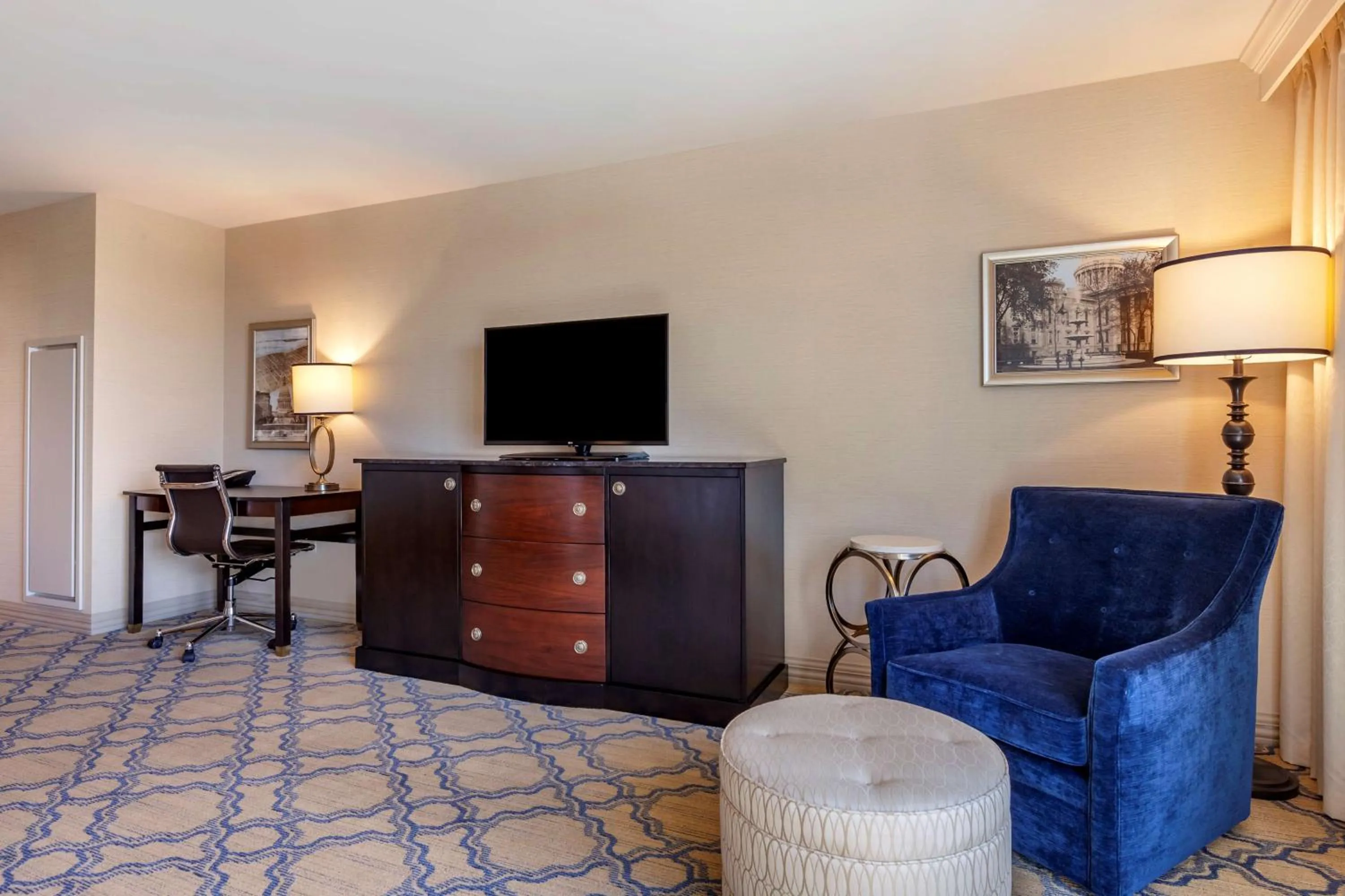 TV and multimedia in Best Western Premier Park Hotel