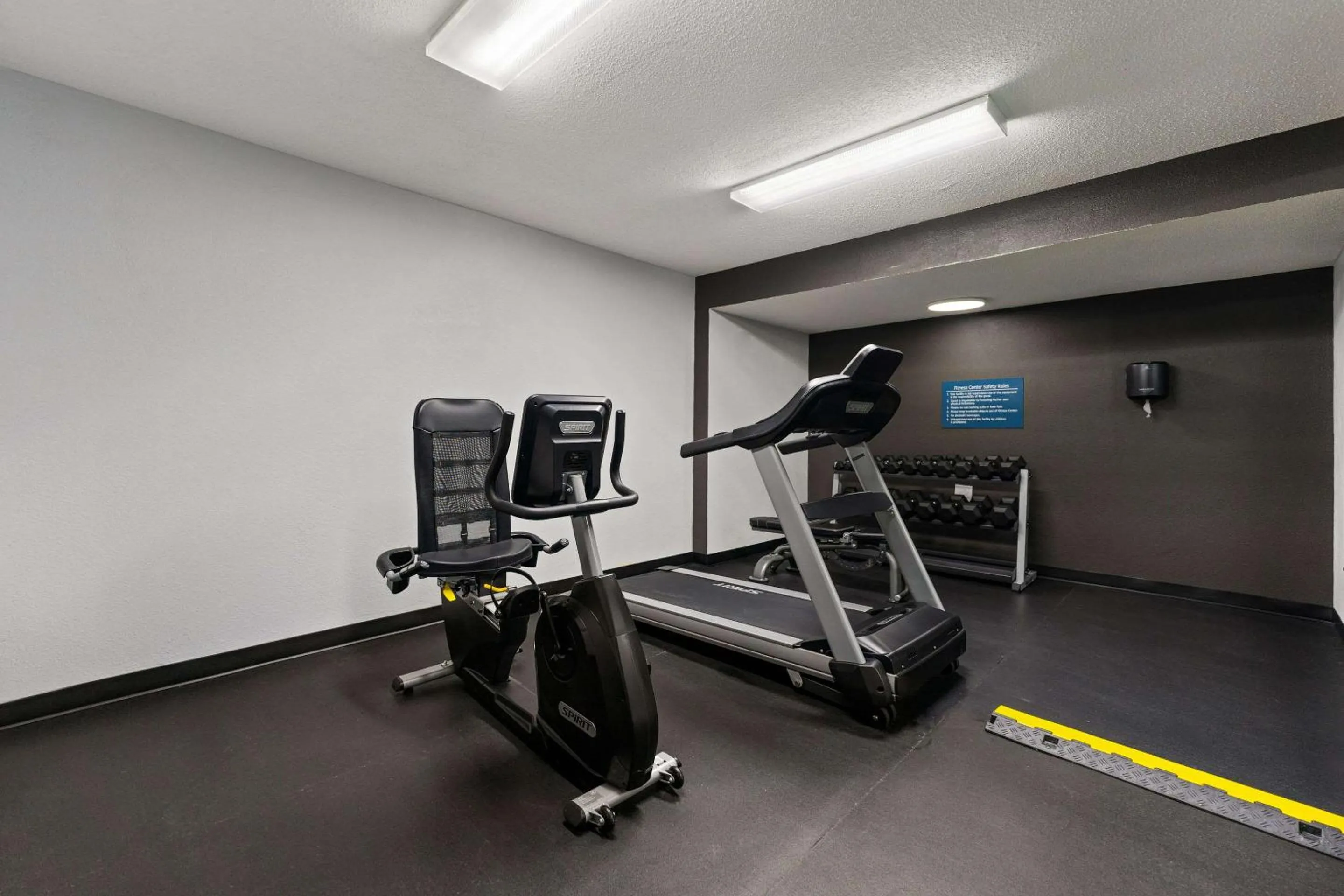 Fitness centre/facilities in SureStay Hotel by Best Western Rockford East