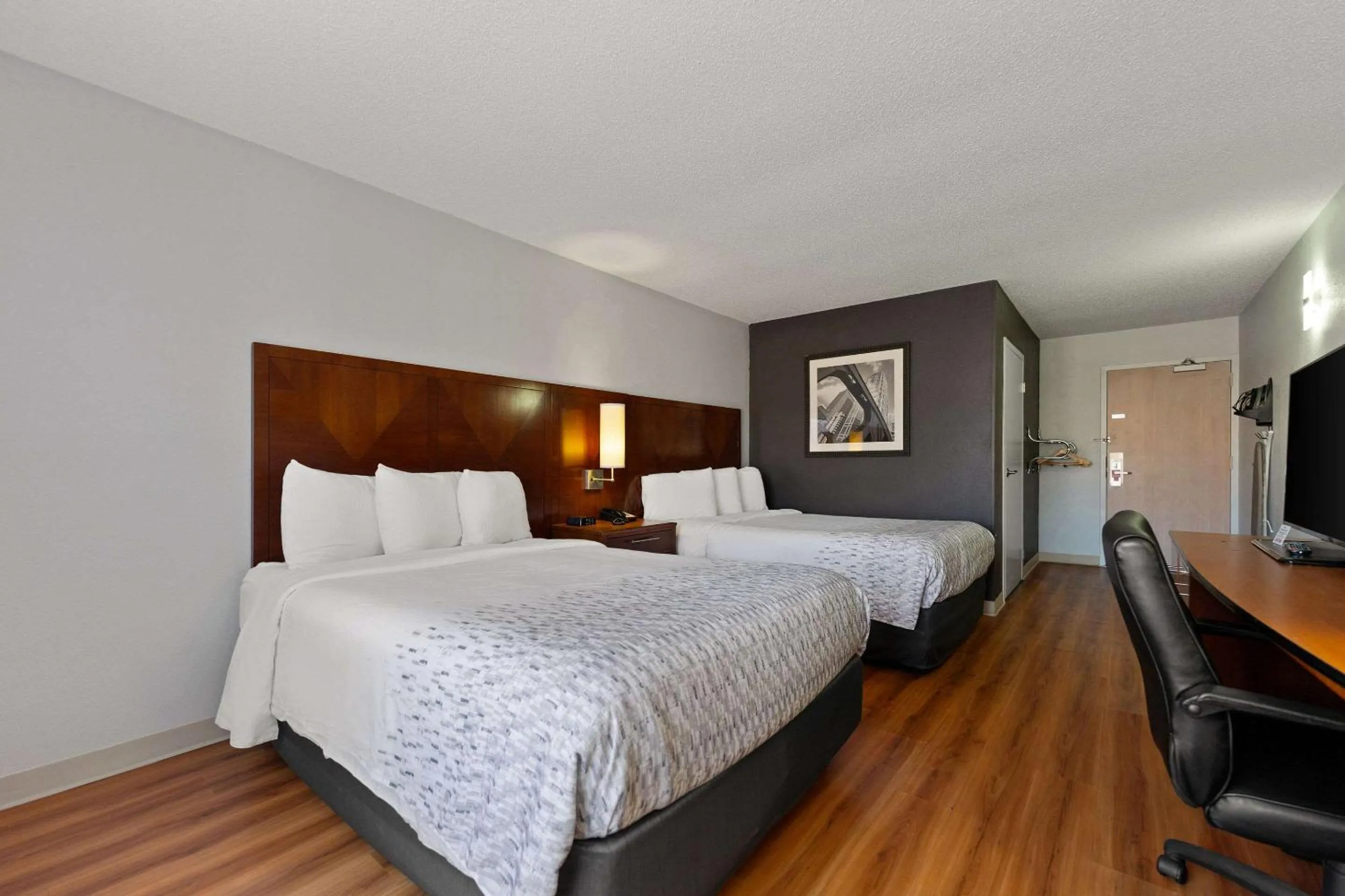 Bedroom, Bed in SureStay Hotel by Best Western Rockford East