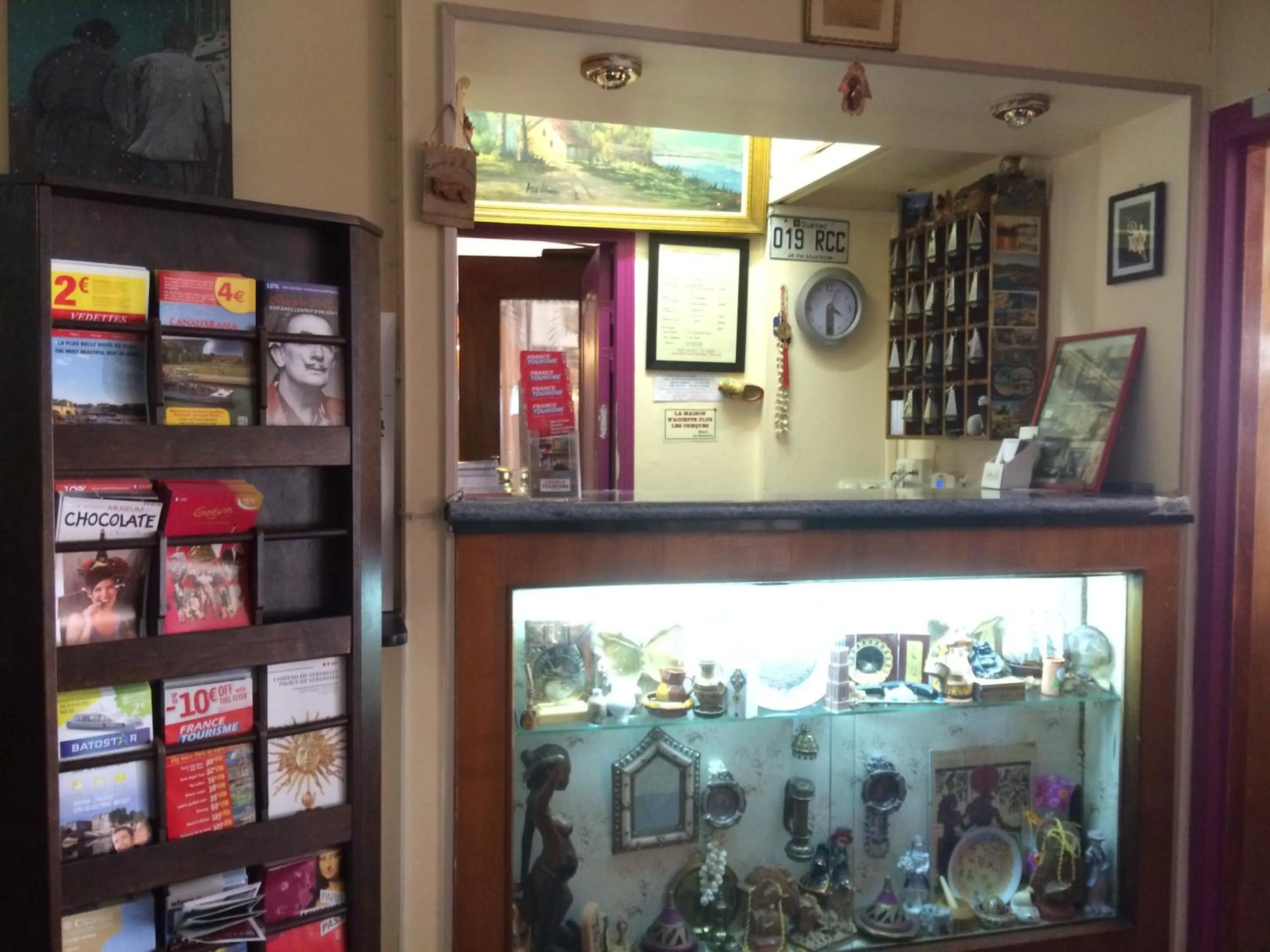 Lobby or reception in Hôtel Stanislas sans ascenseur