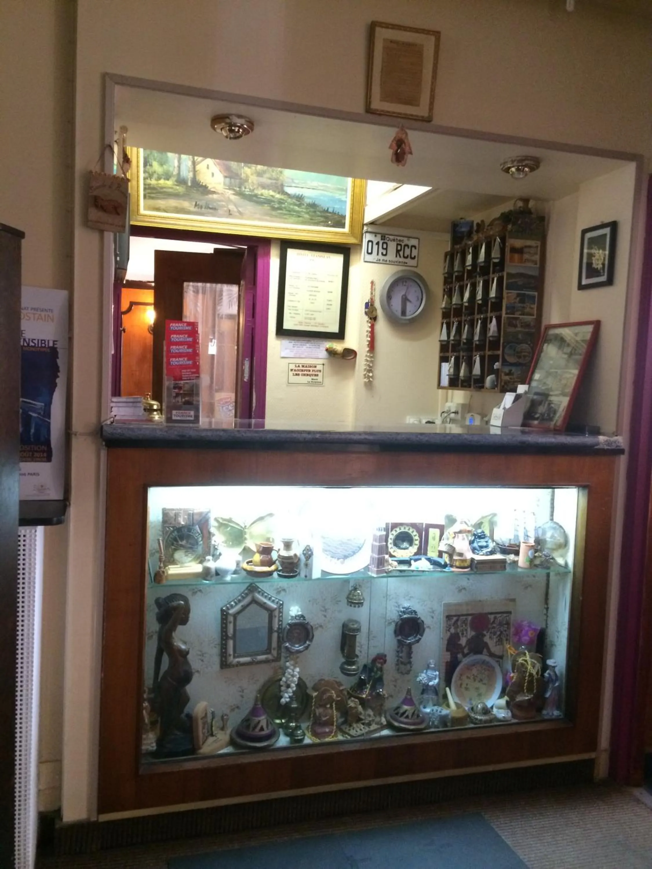 Lobby or reception in Hôtel Stanislas sans ascenseur