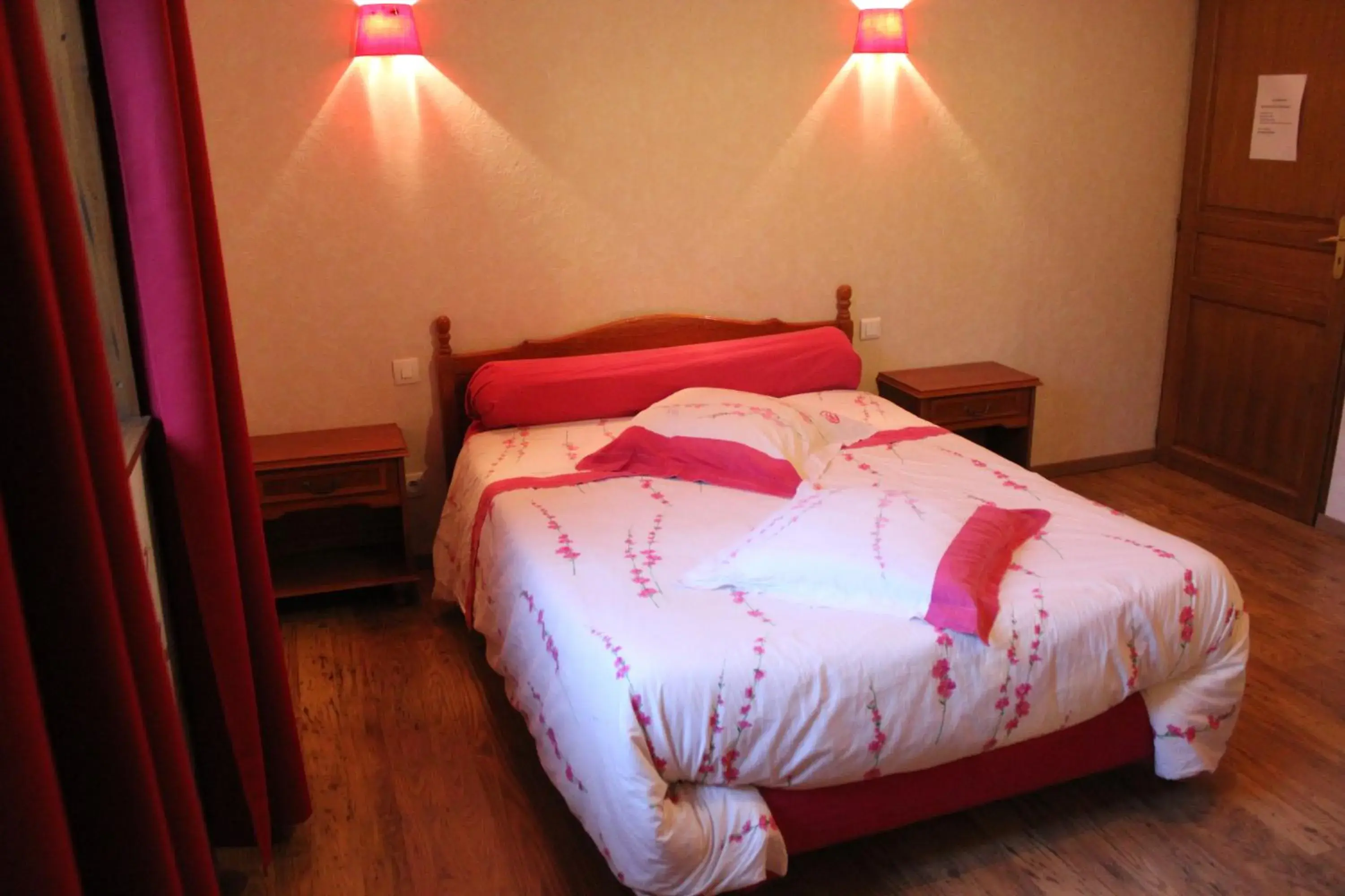 Double Room Rubis - single occupancy in Chambres d 'hôtes "Au vieux Préssoir" Double Room Rubis - single occupancy in Chambres d 'hôtes "Au vieux Préssoir"