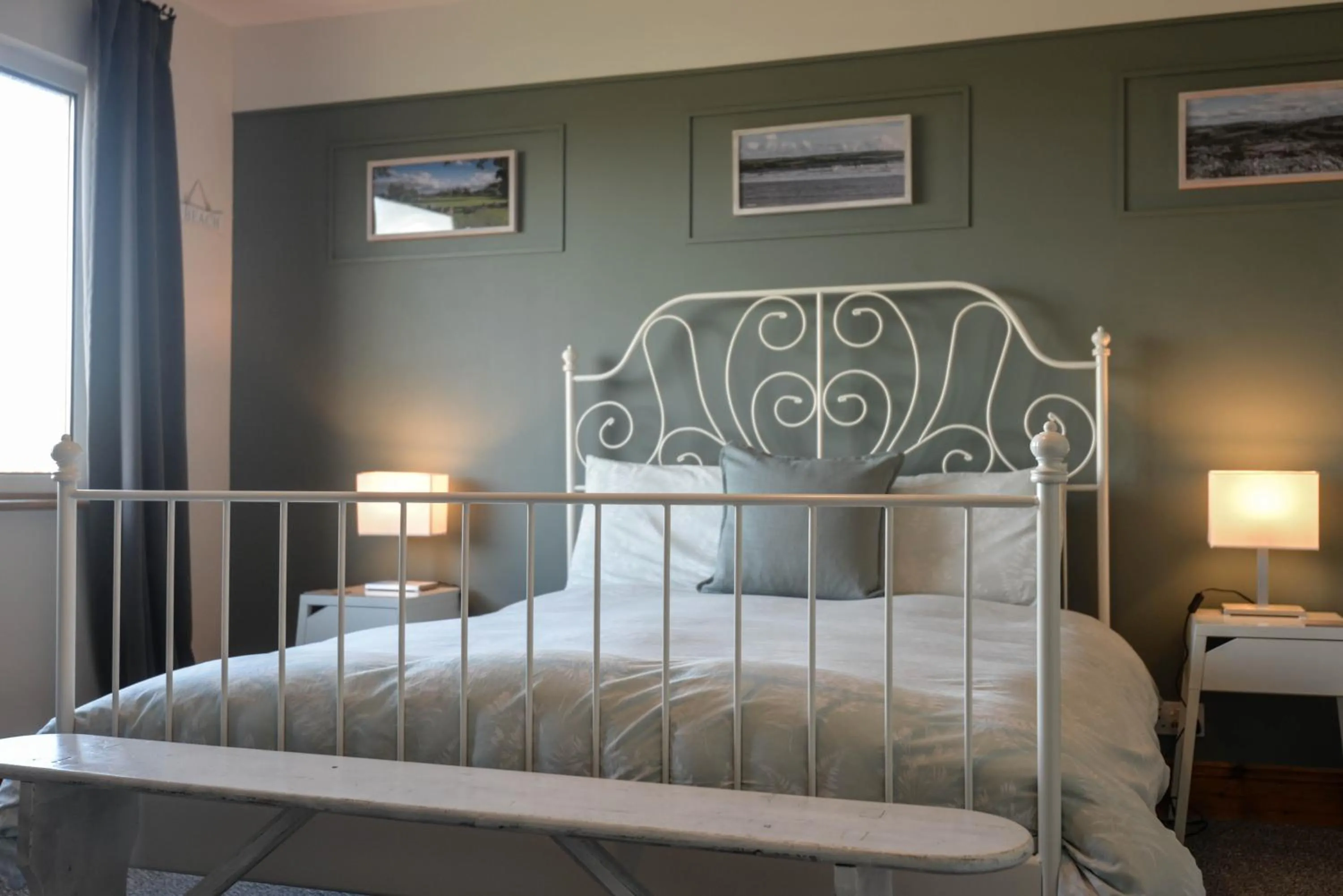 Bedroom, Bed in BlueTit Lodge