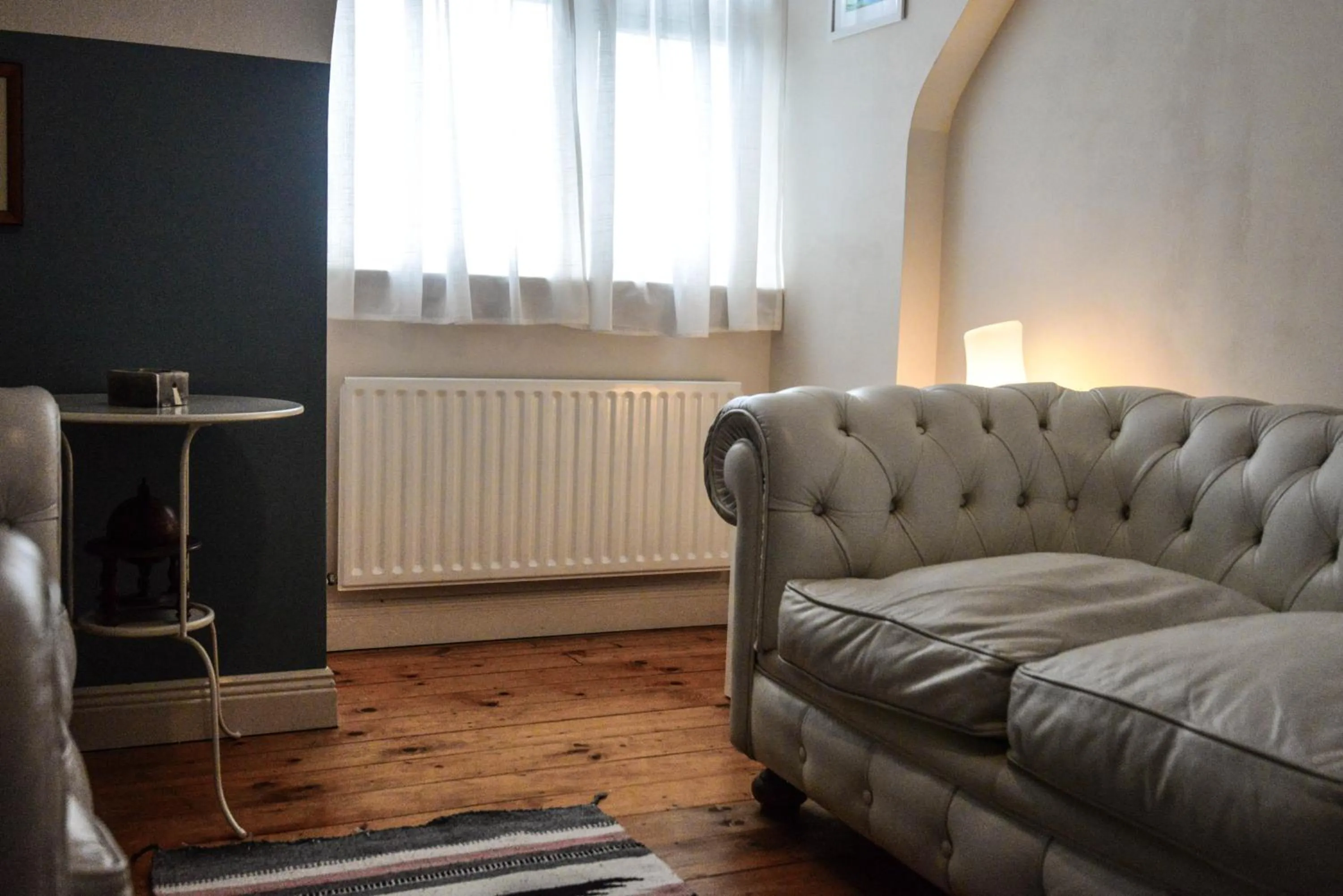 Living room in BlueTit Lodge