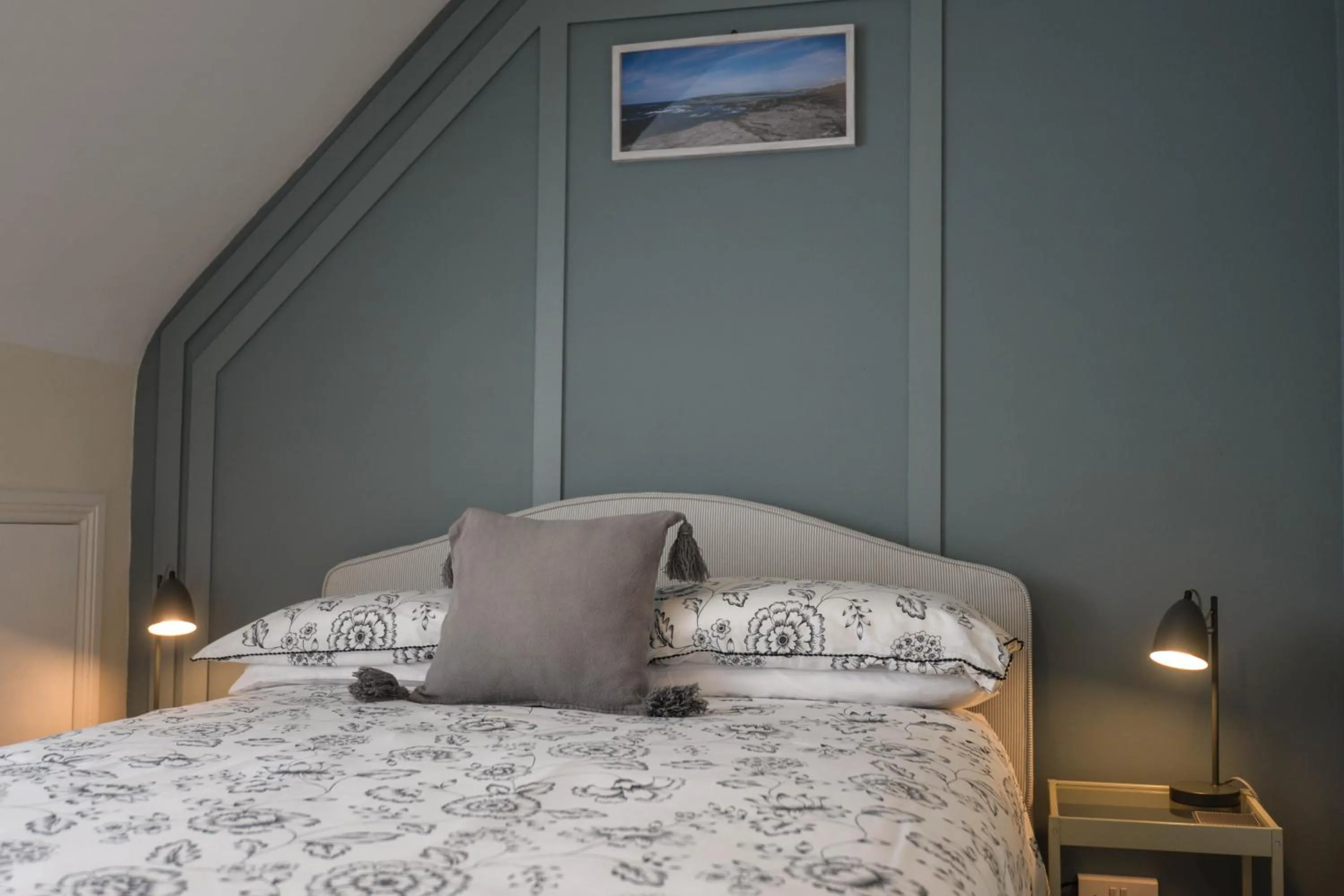 Bedroom, Bed in BlueTit Lodge