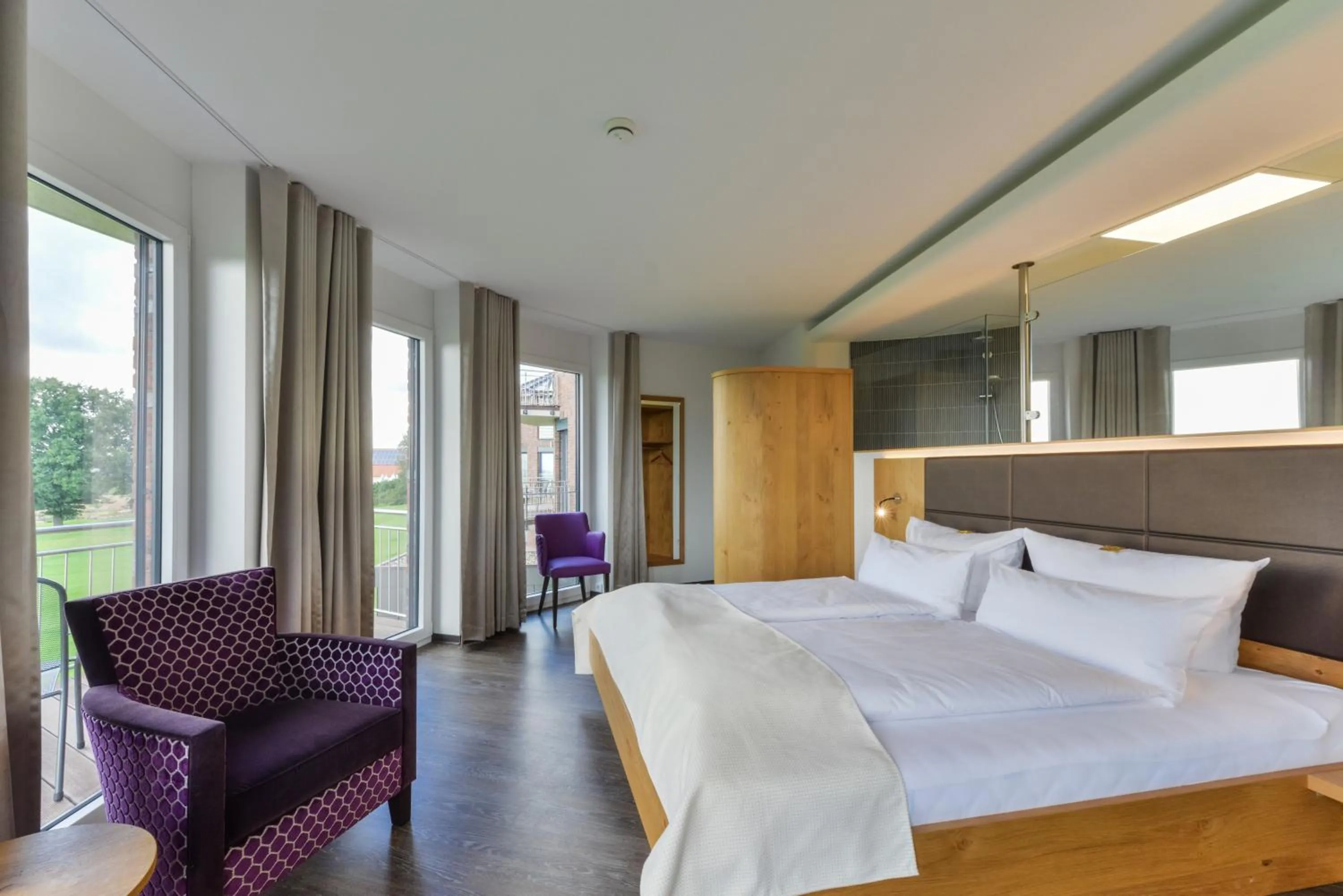 Bed in Hotel & Golfrestaurant Gut Wissmannshof