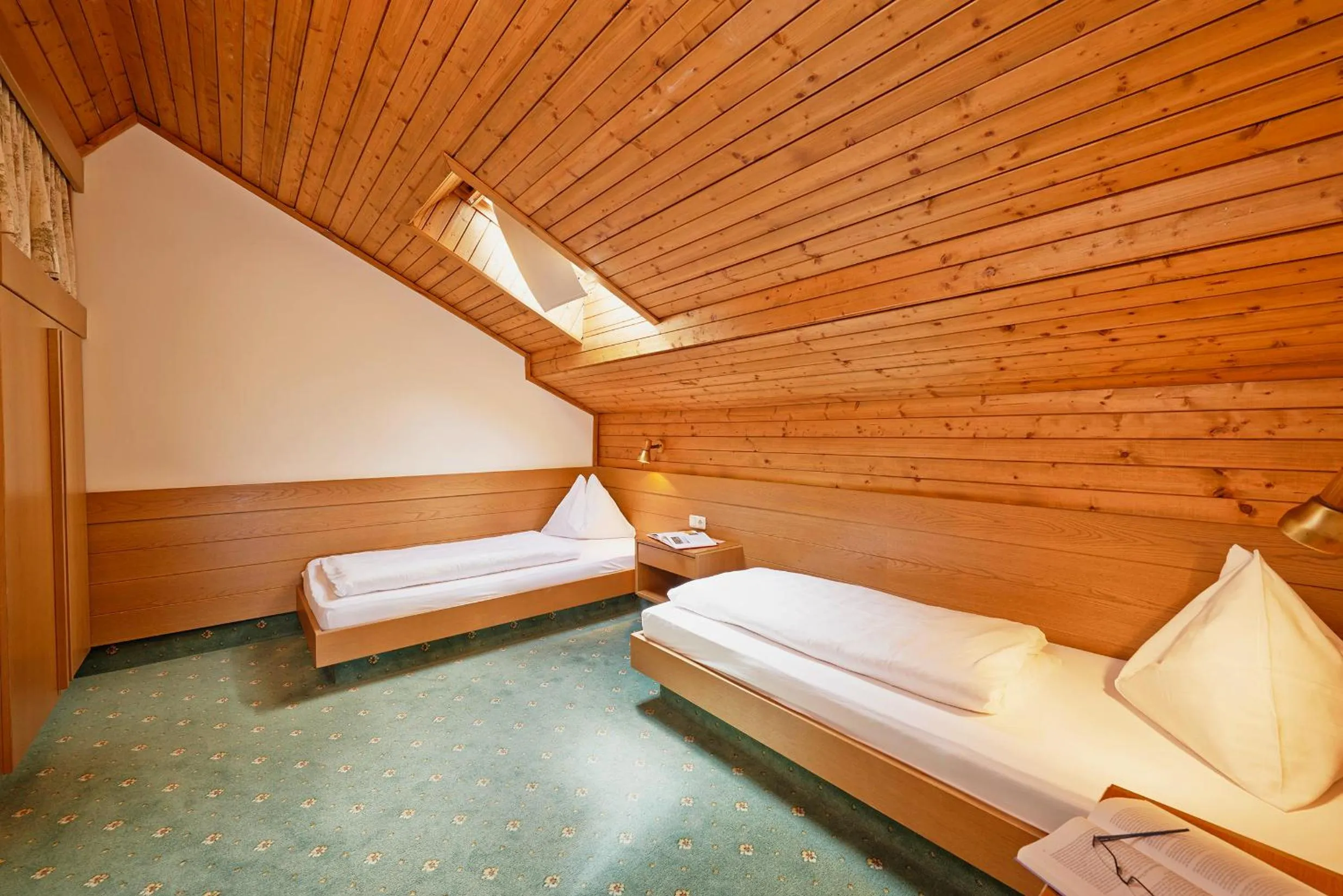 Bedroom, Bed in Finkensteiner Hof