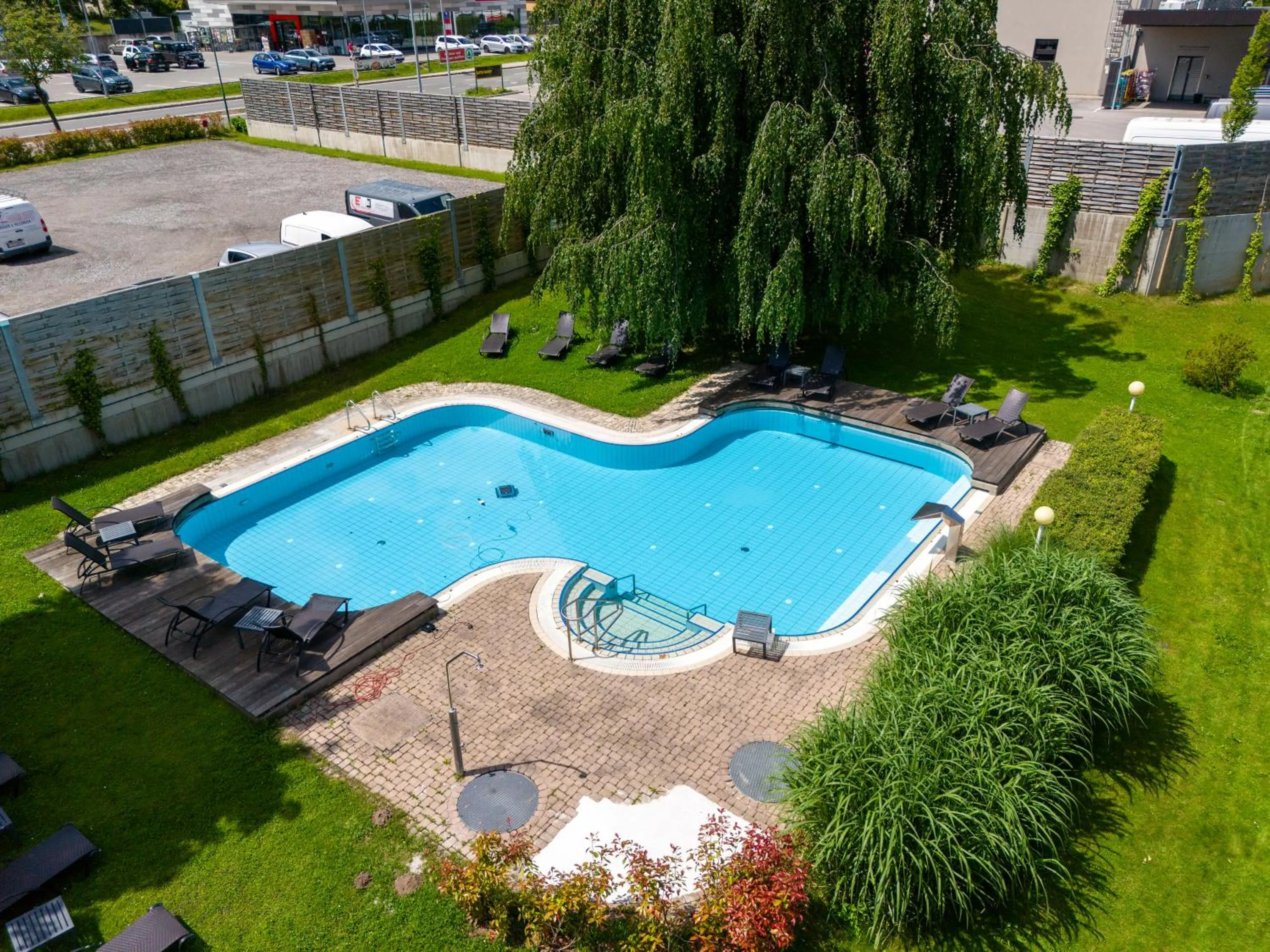 Swimming pool in Finkensteiner Hof