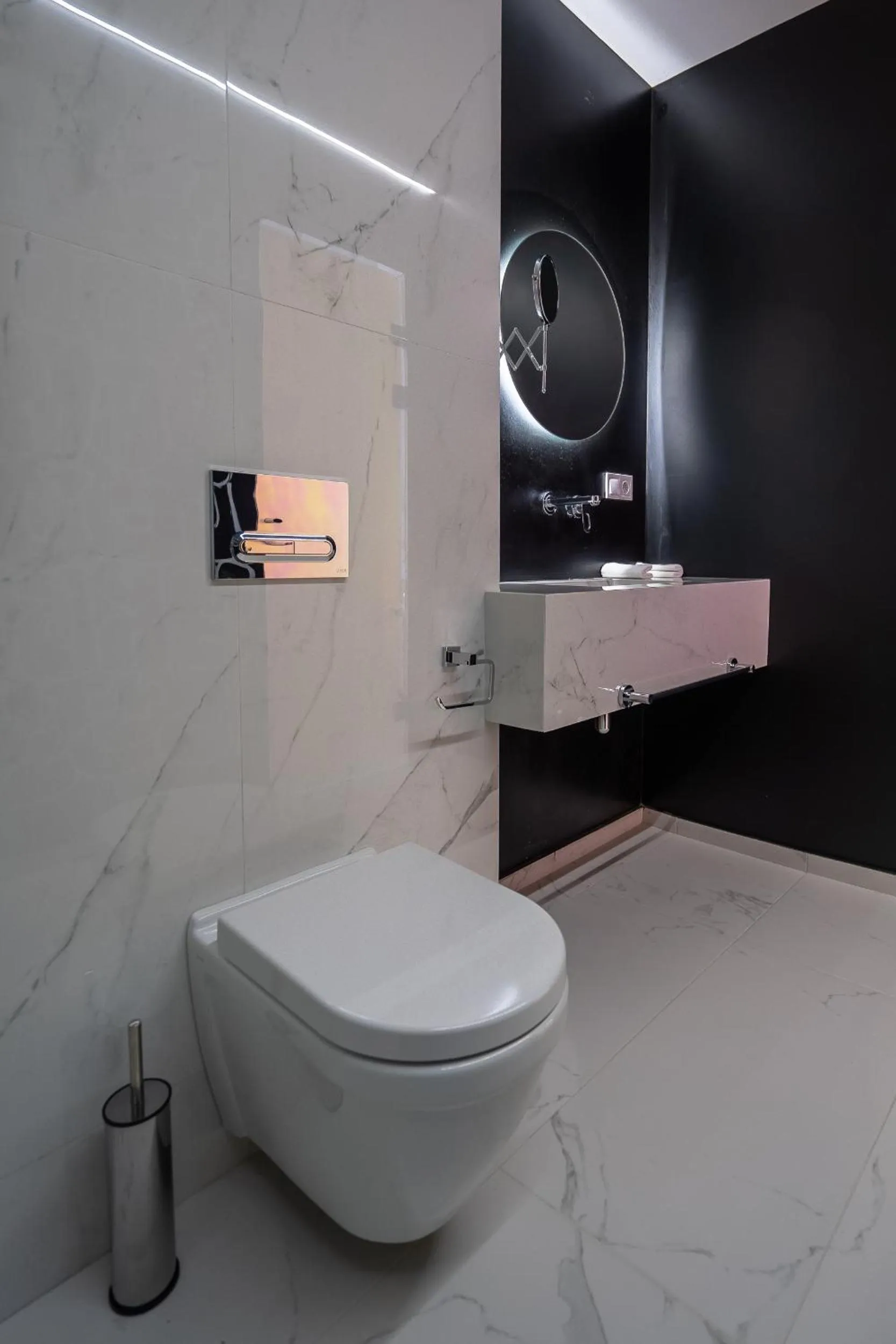 Toilet in Platforma Design Hotel