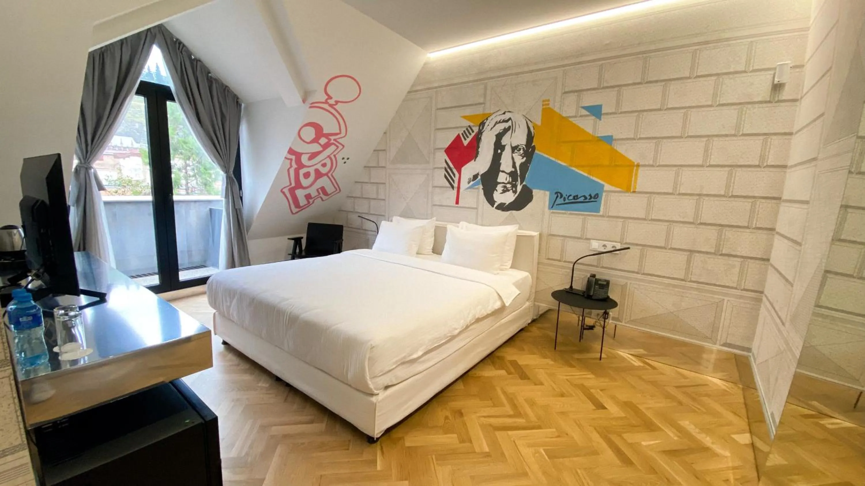 Photo of the whole room, Bed in Platforma Design Hotel