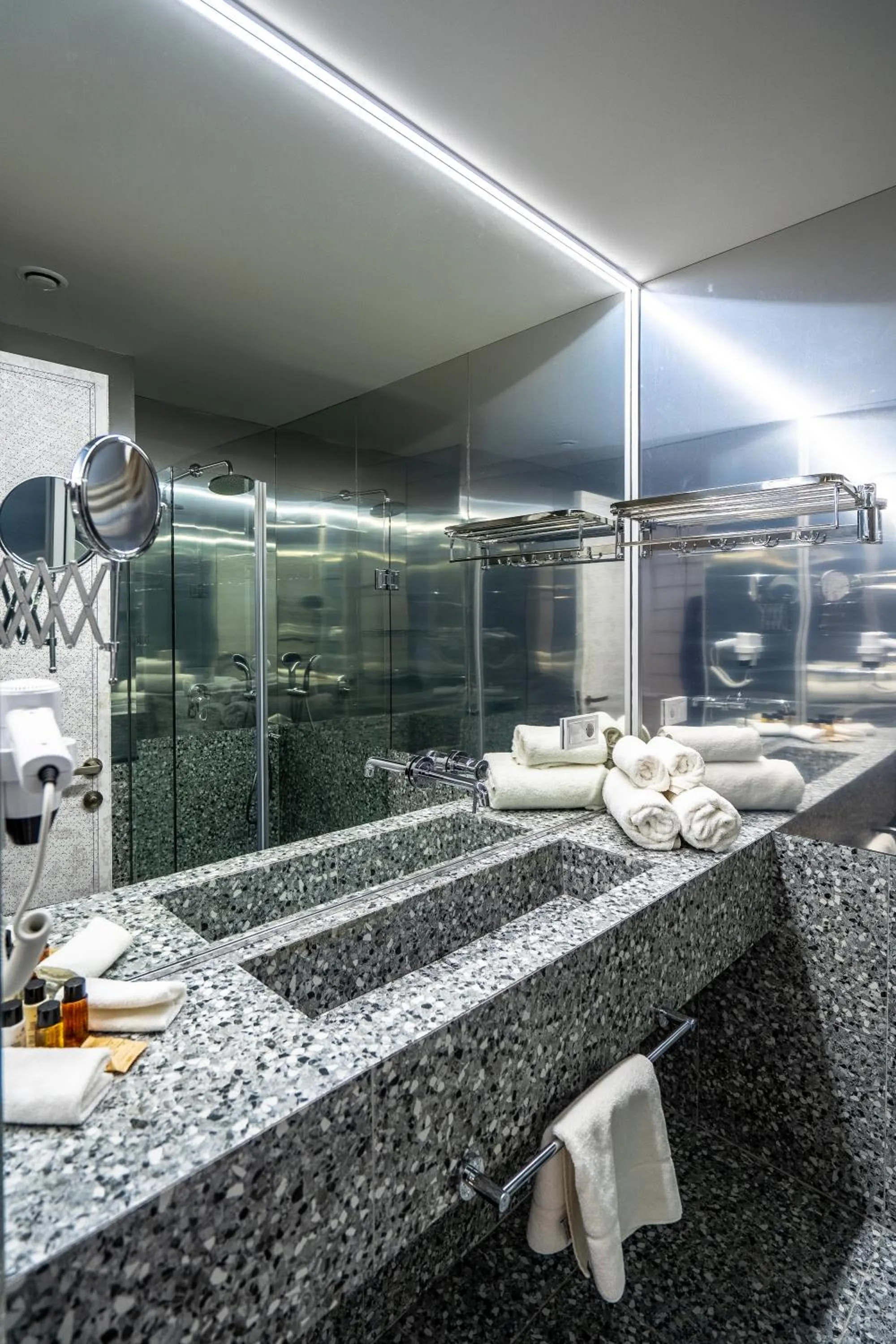 Bathroom in Platforma Design Hotel