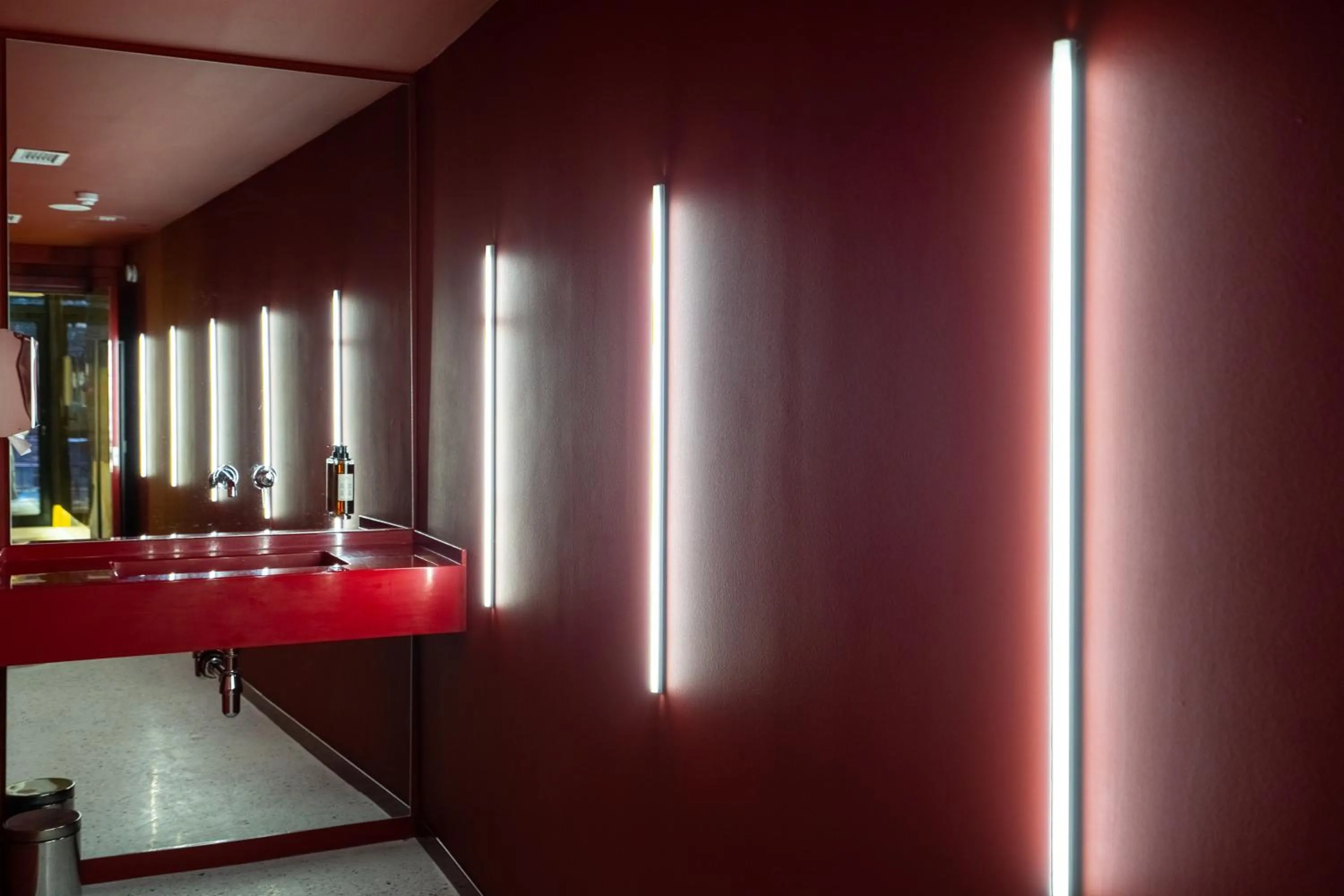 Restaurant/places to eat in Platforma Design Hotel