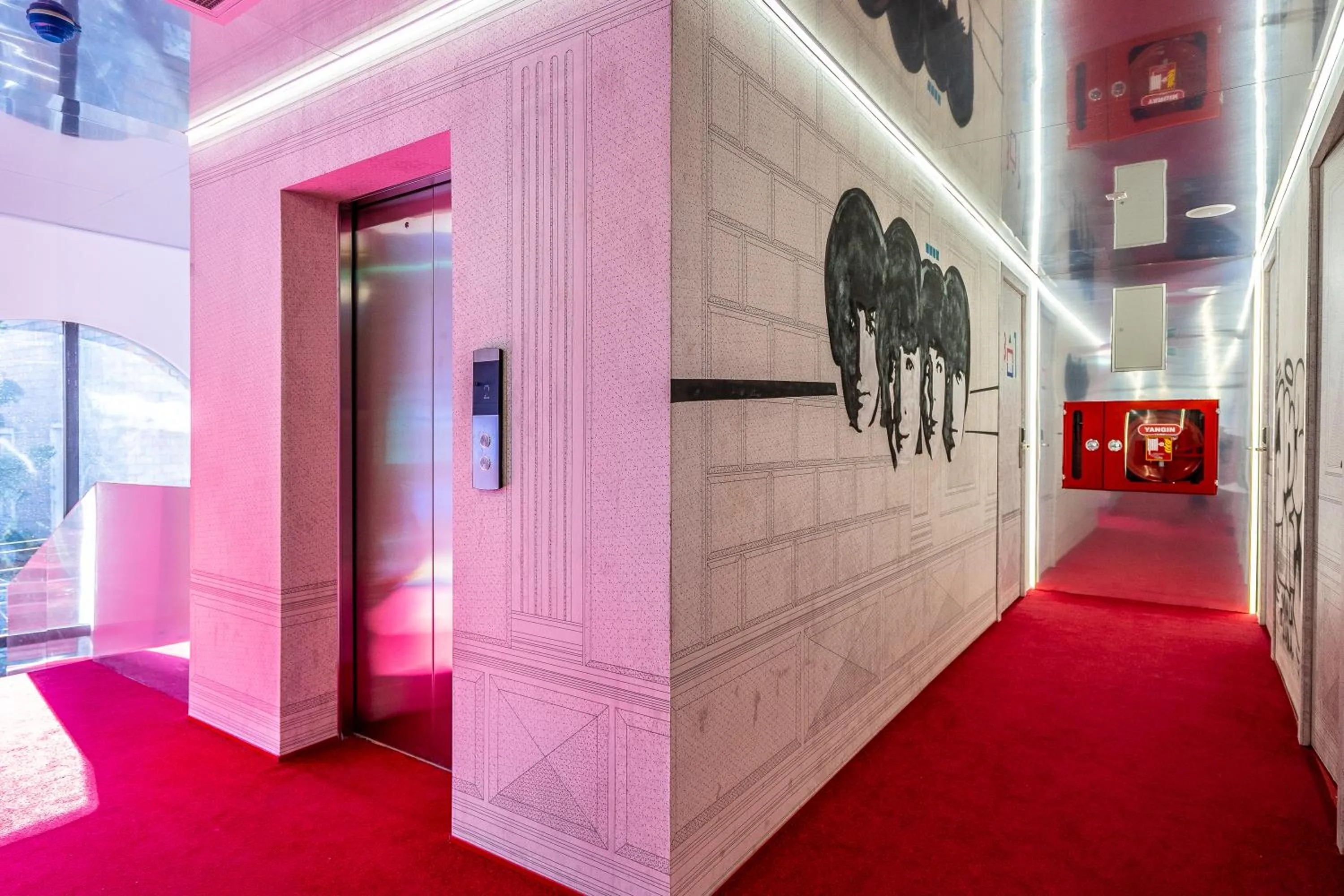 Property building in Platforma Design Hotel