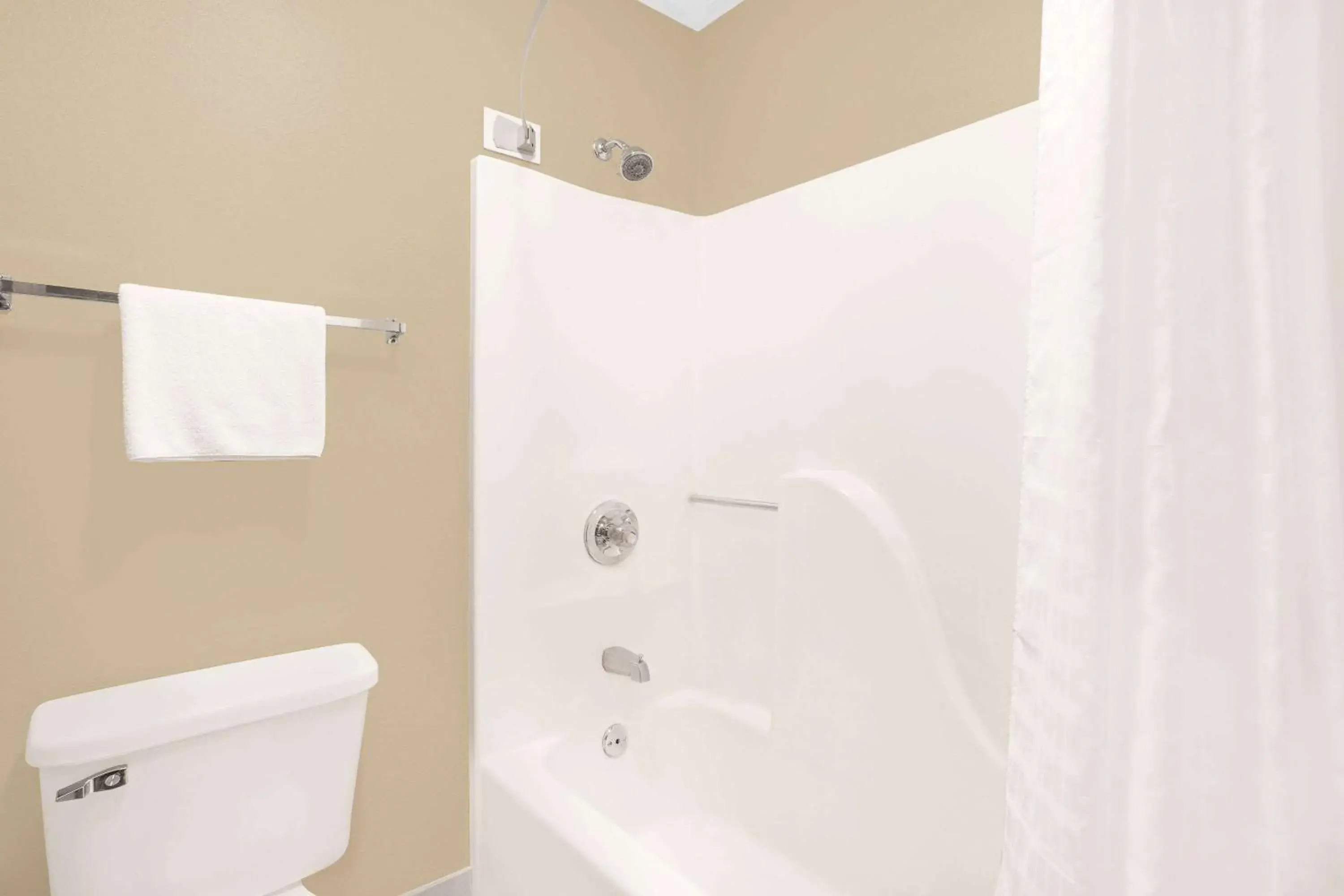 King Studio Suite - Non-Smoking in Super 8 by Wyndham East Moline King Studio Suite - Non-Smoking in Super 8 by Wyndham East Moline