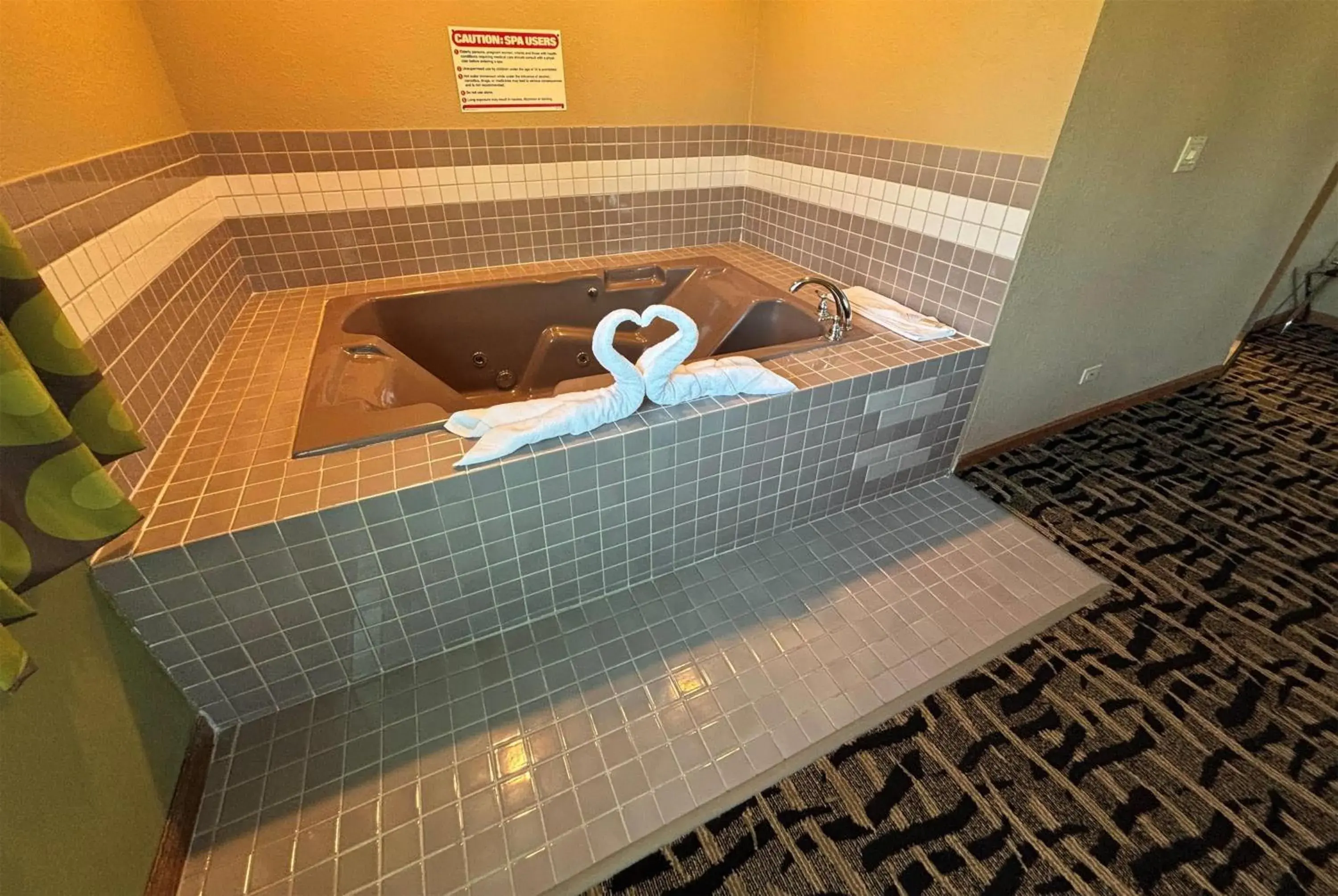 Photo of the whole room in Super 8 by Wyndham McLean/Bloomington SW Photo of the whole room in Super 8 by Wyndham McLean/Bloomington SW