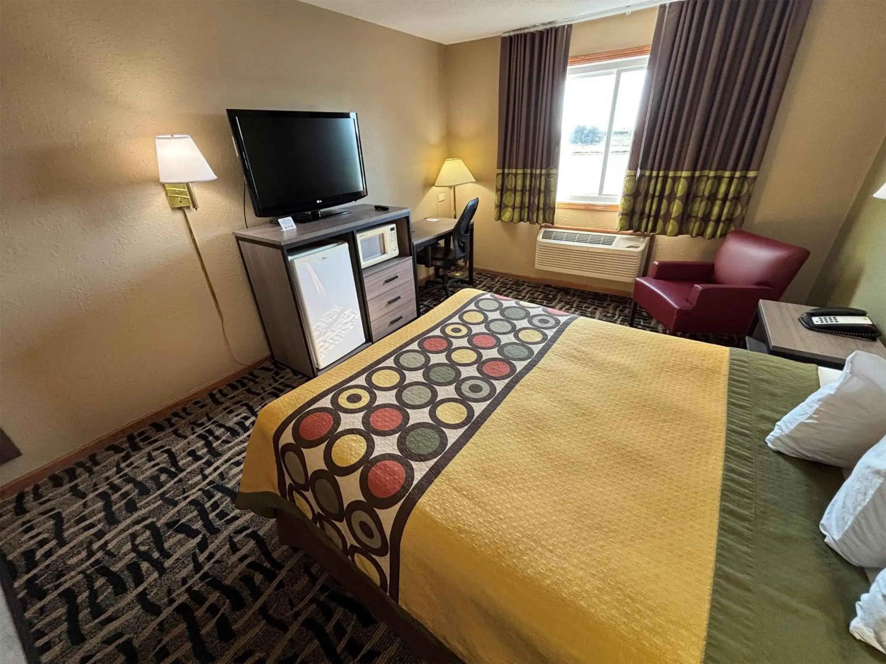 Queen Room - Non-Smoking in Super 8 by Wyndham McLean/Bloomington SW Queen Room - Non-Smoking in Super 8 by Wyndham McLean/Bloomington SW