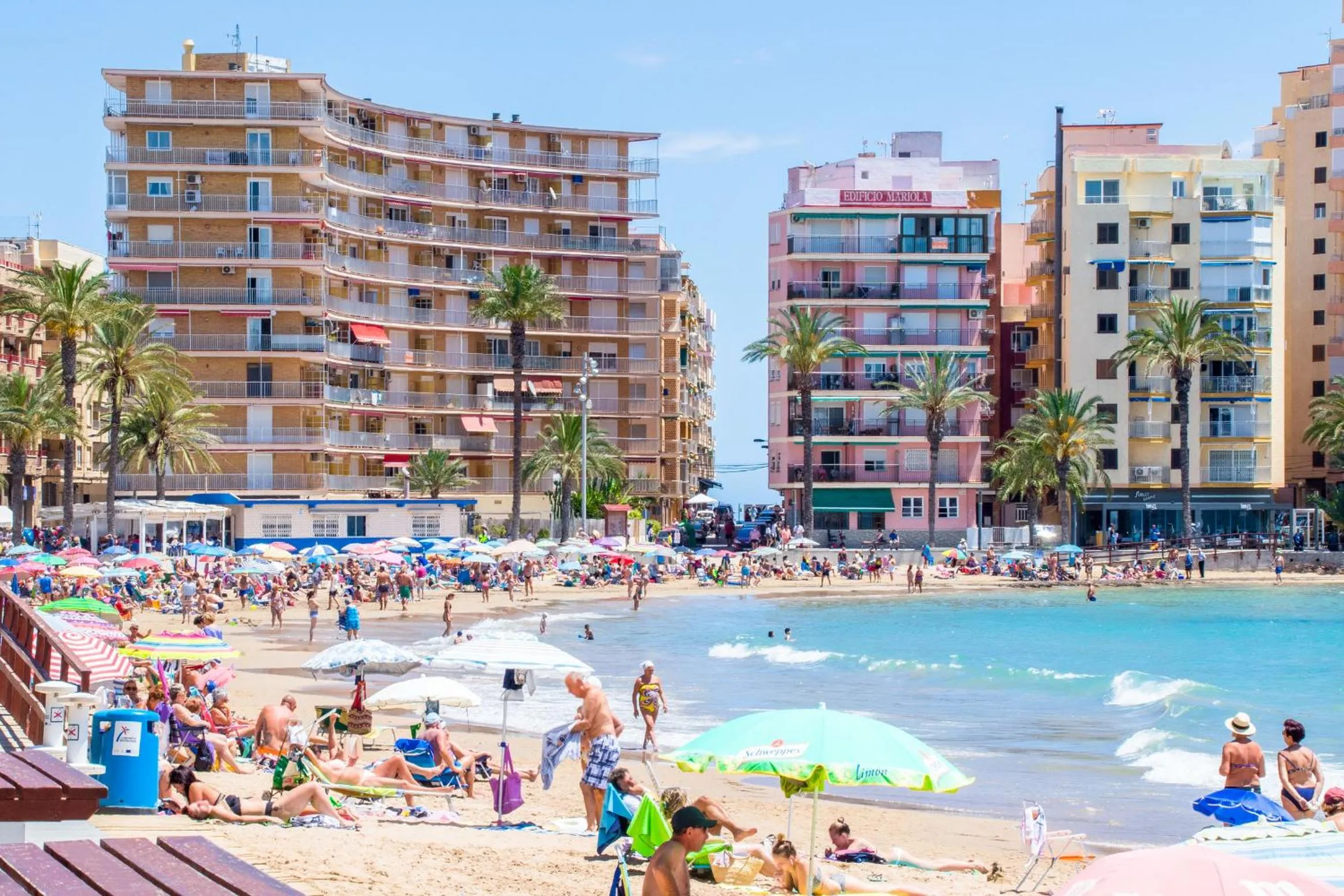 Property building in Hostal 7A