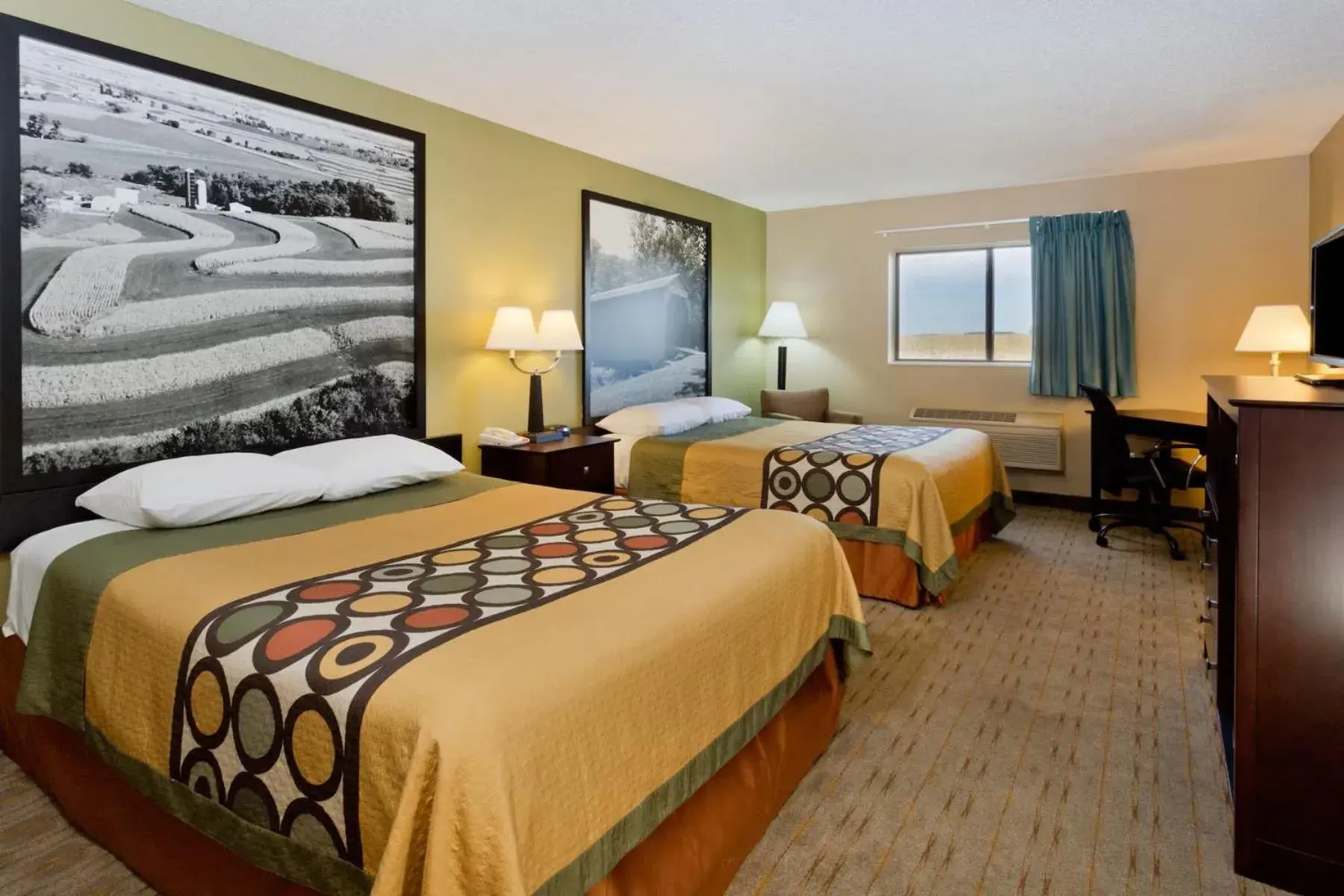 Bed in Super 8 by Wyndham Rochelle Bed in Super 8 by Wyndham Rochelle