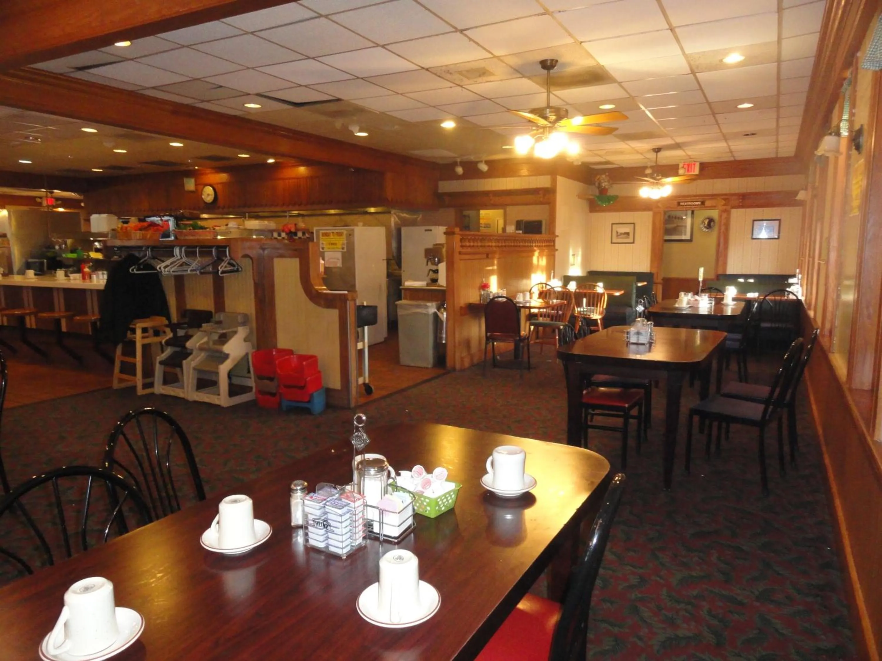 Restaurant/places to eat in Grand Rapids Inn