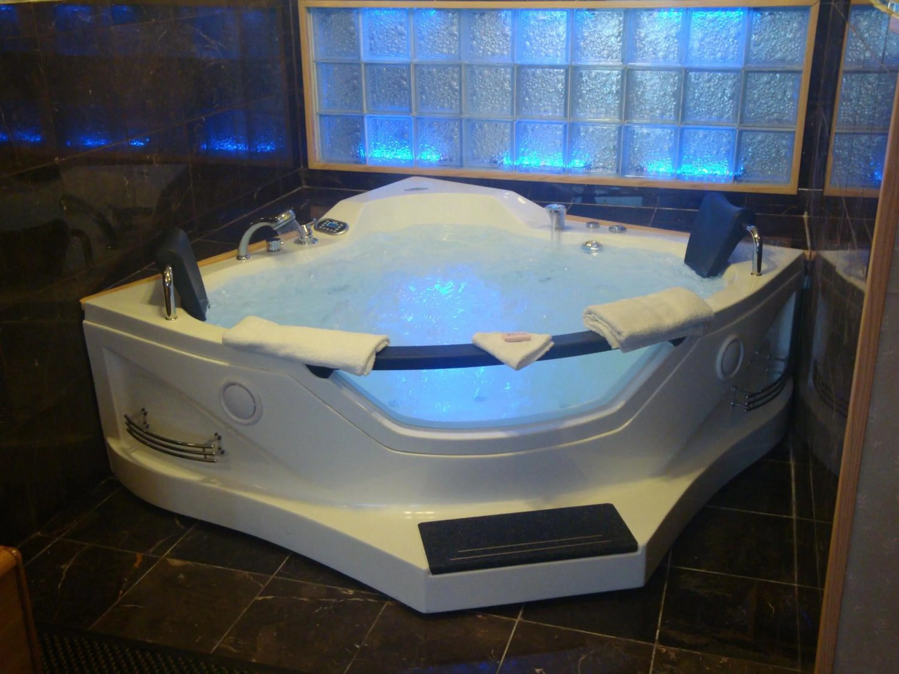 Decorative detail in Grand Rapids Inn