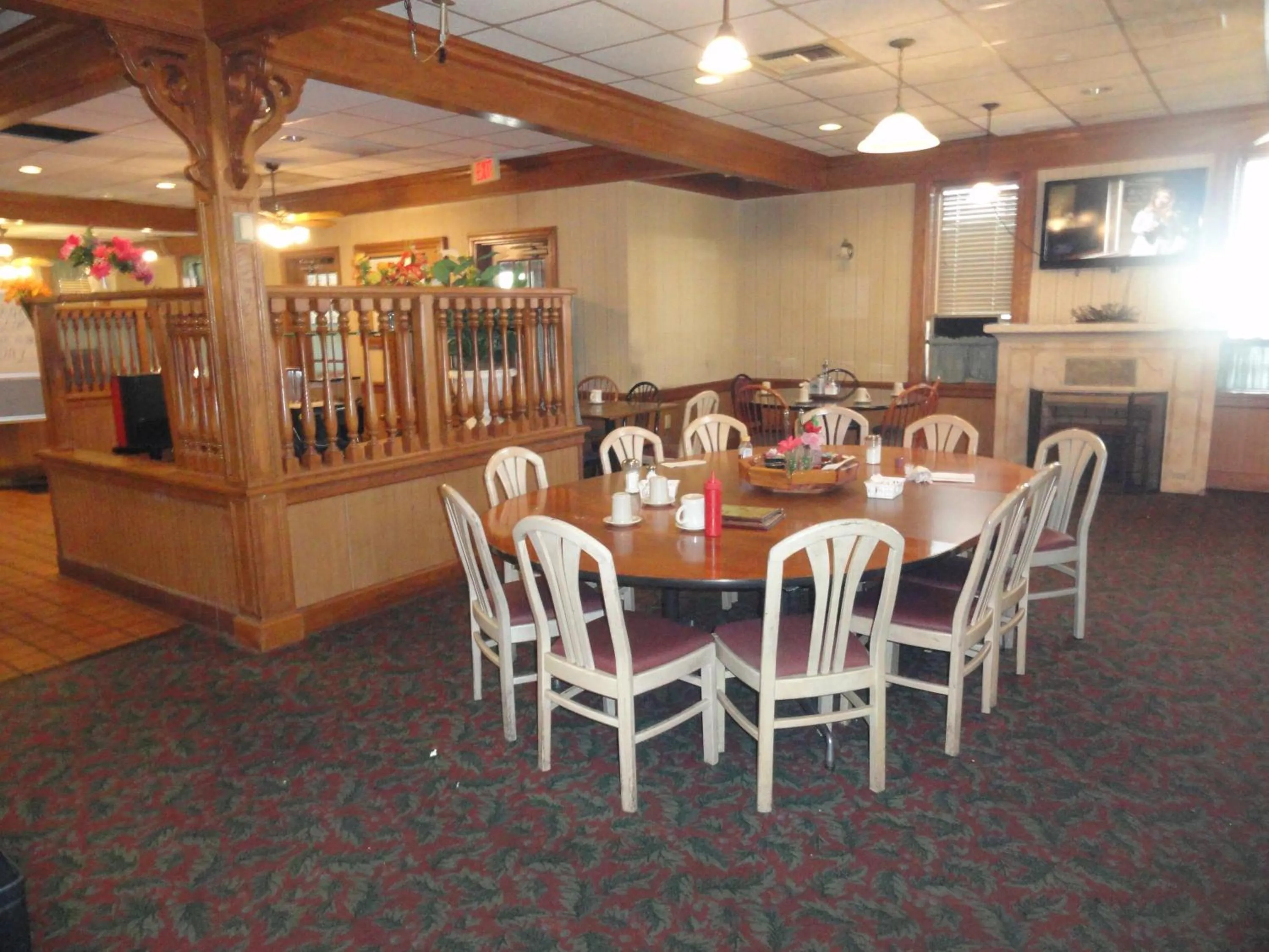 Restaurant/places to eat in Grand Rapids Inn