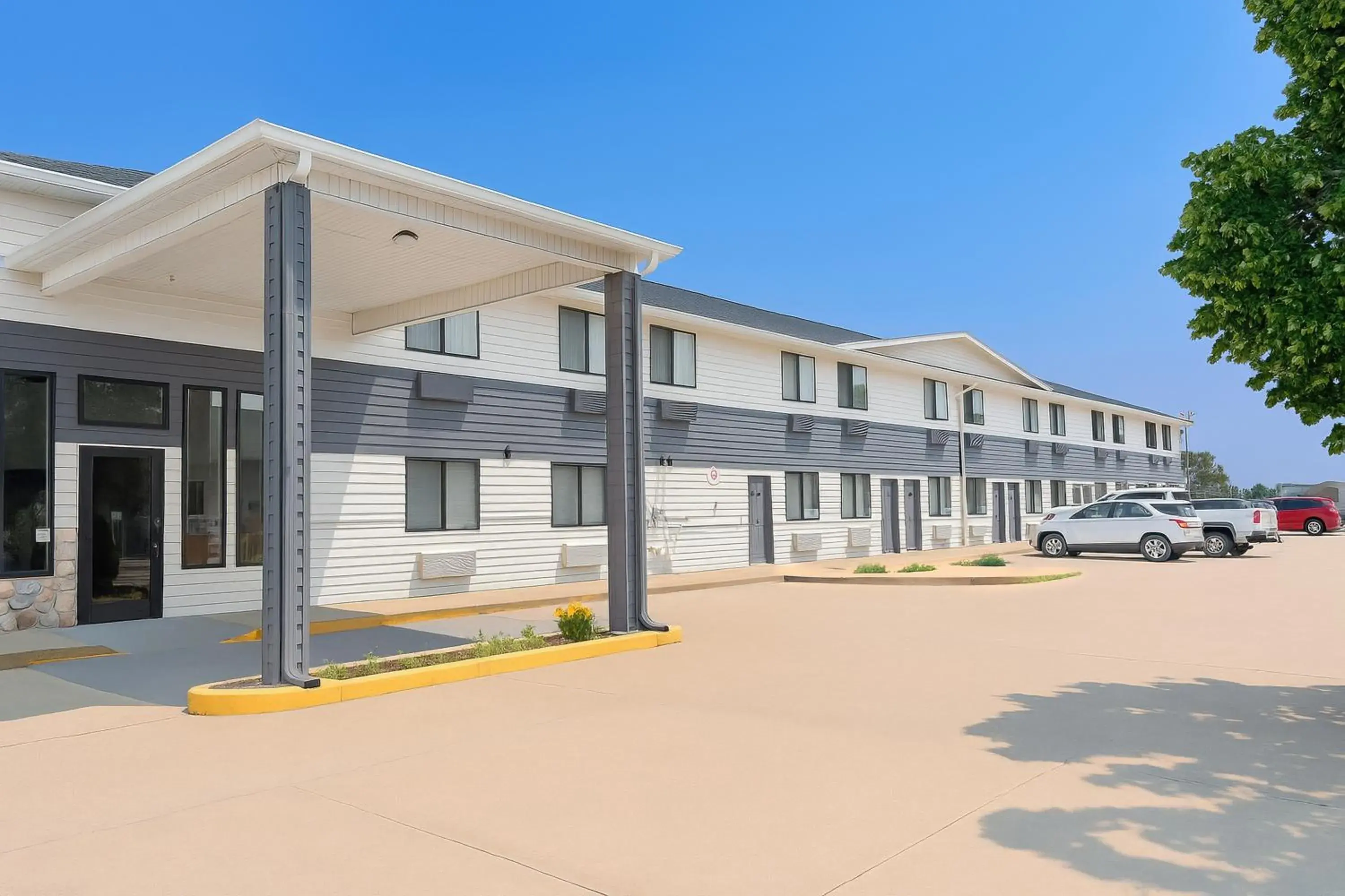 Property building in Days Inn by Wyndham Morton Property building in Days Inn by Wyndham Morton