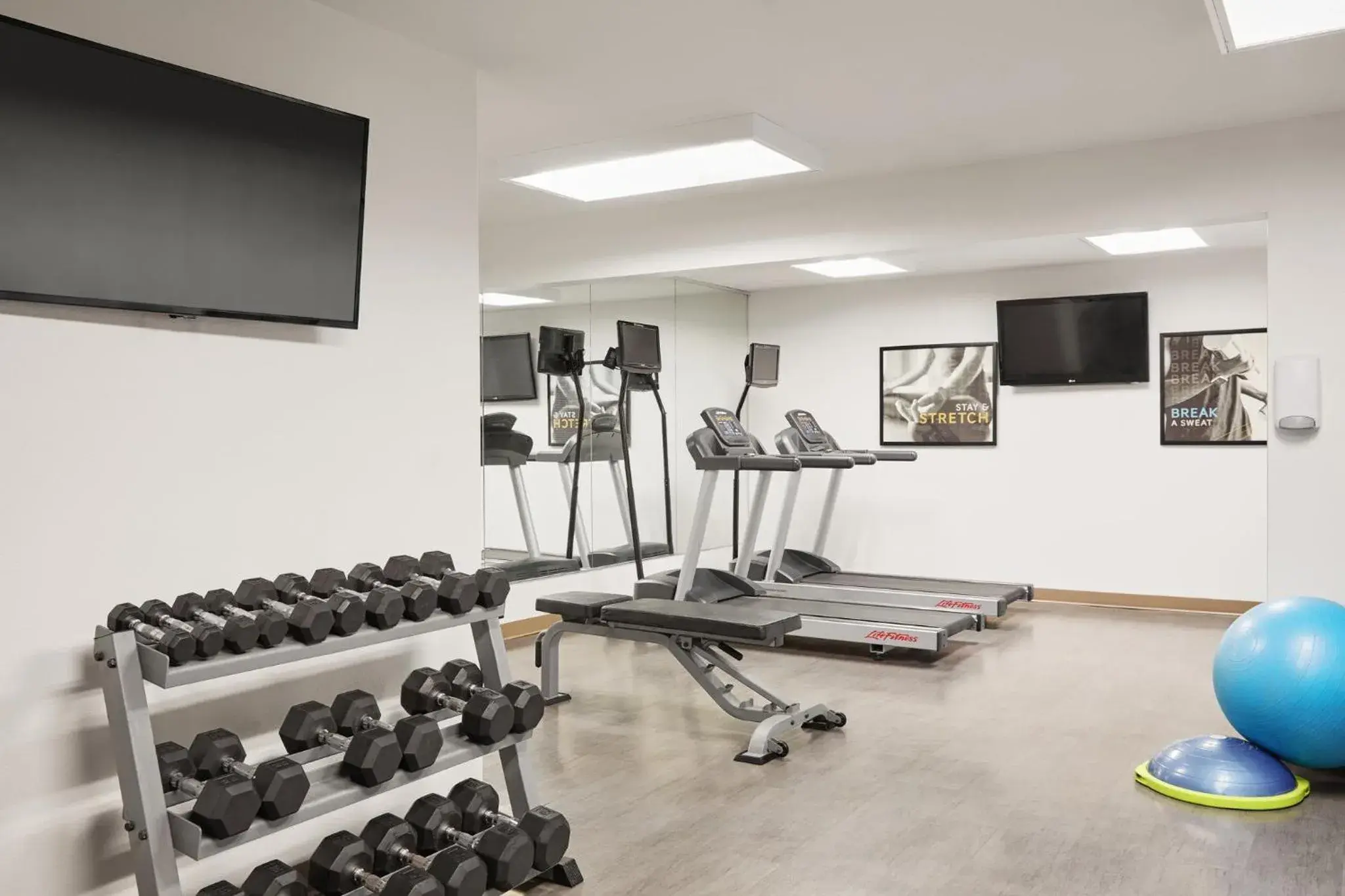 Fitness centre/facilities in Staybridge Suites Peoria Downtown by IHG Fitness centre/facilities in Staybridge Suites Peoria Downtown by IHG