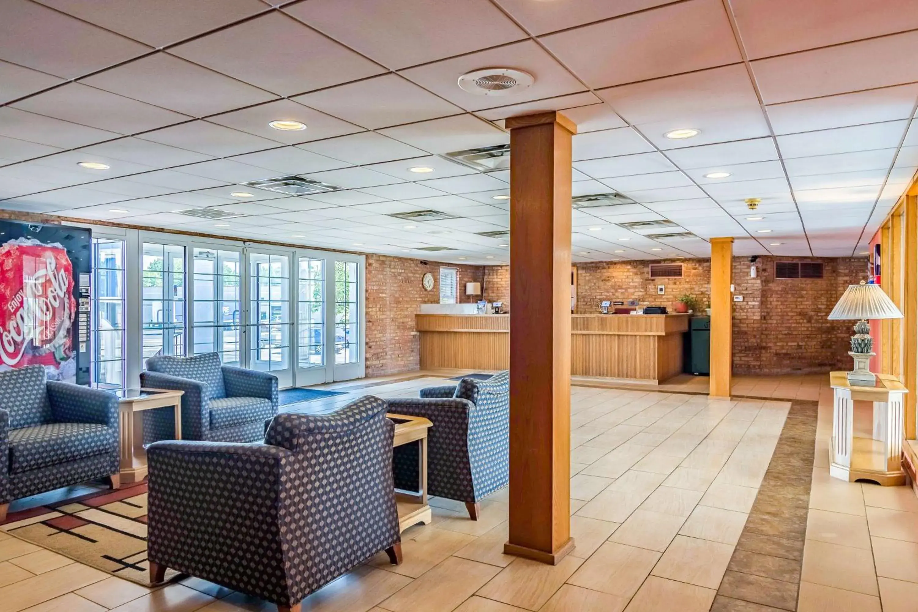 Lobby or reception in Motel 6-Grand Rapids, MI - Northeast Lobby or reception in Motel 6-Grand Rapids, MI - Northeast