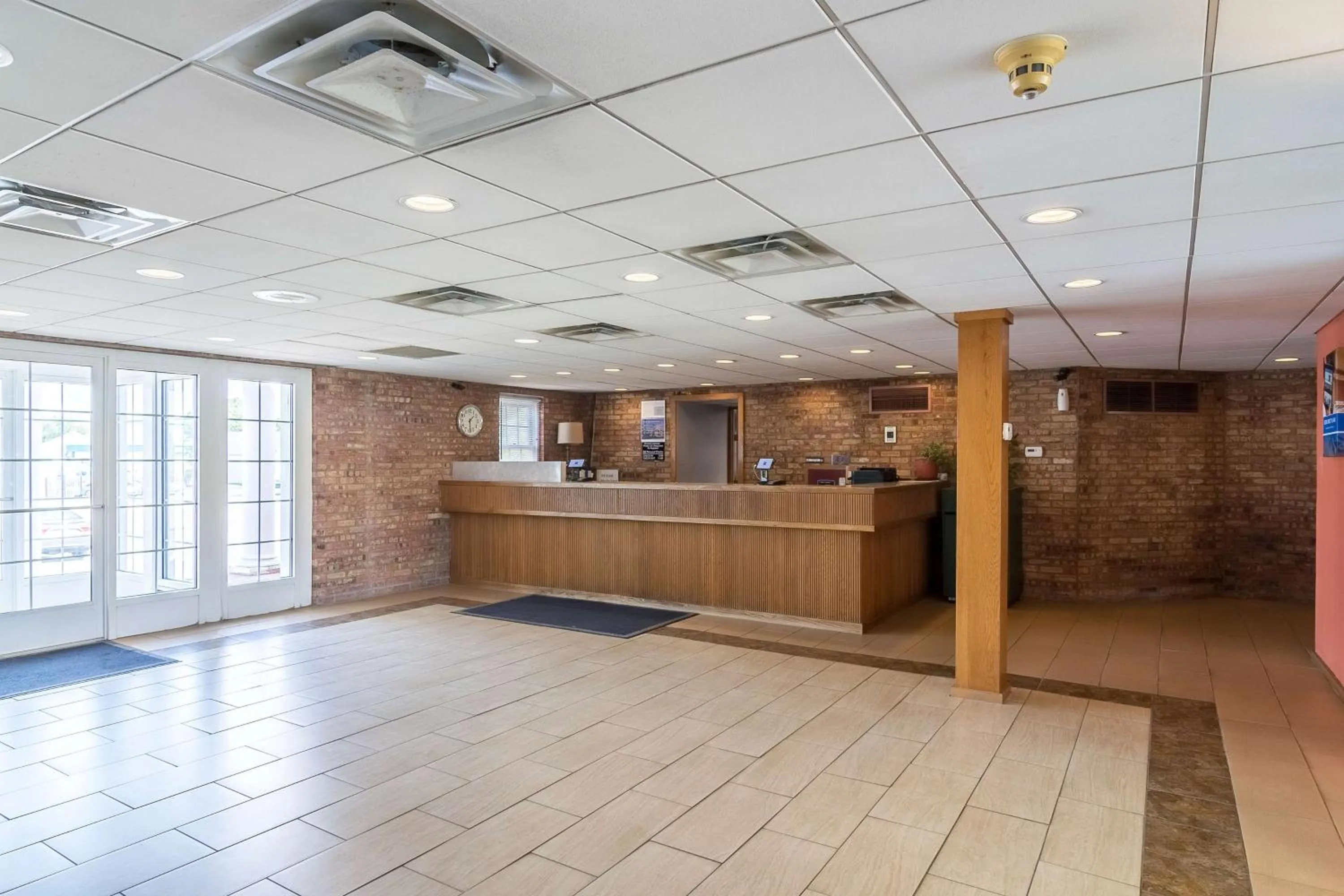 Lobby or reception in Motel 6-Grand Rapids, MI - Northeast