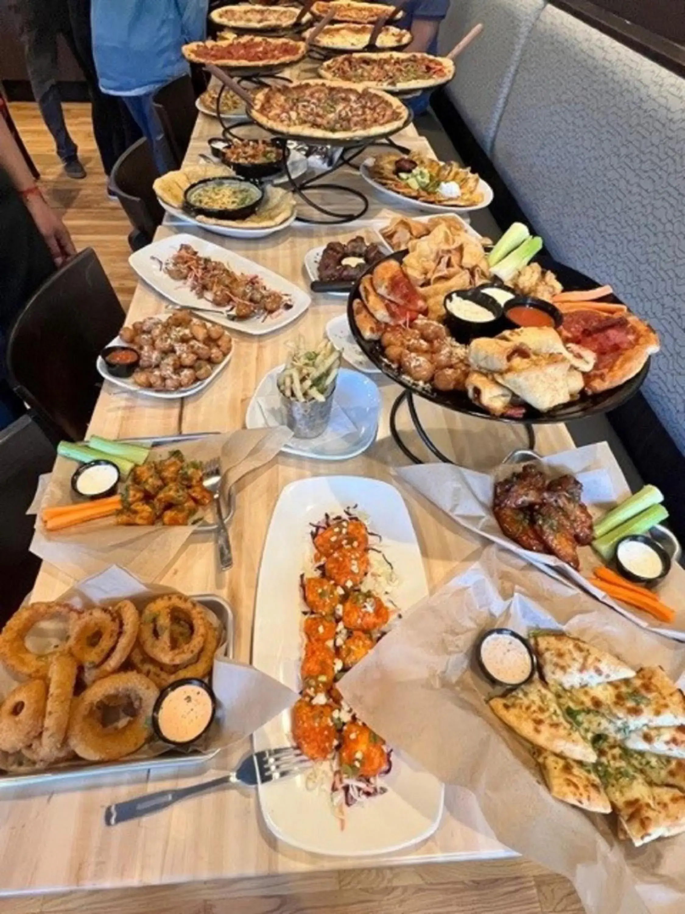 Restaurant/places to eat in Ramada by Wyndham Sioux Falls Airport - Waterpark Resort & Event Center Restaurant/places to eat in Ramada by Wyndham Sioux Falls Airport - Waterpark Resort & Event Center