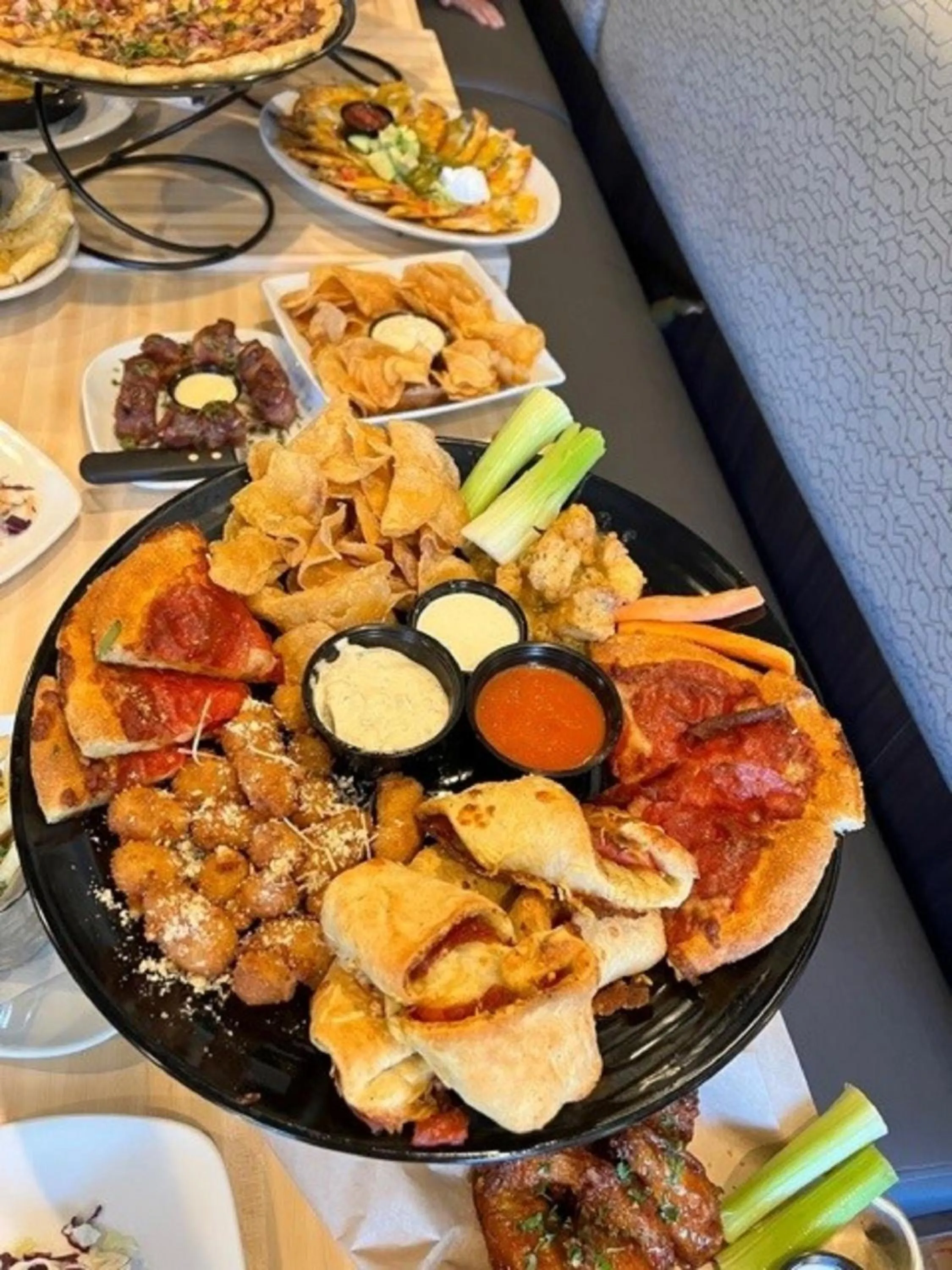 Restaurant/places to eat in Ramada by Wyndham Sioux Falls Airport - Waterpark Resort & Event Center